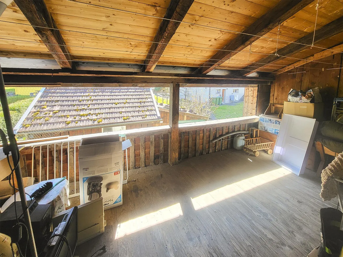 Einfamilienhaus mit Gewerbe und Schopf - Foto 7 di 13