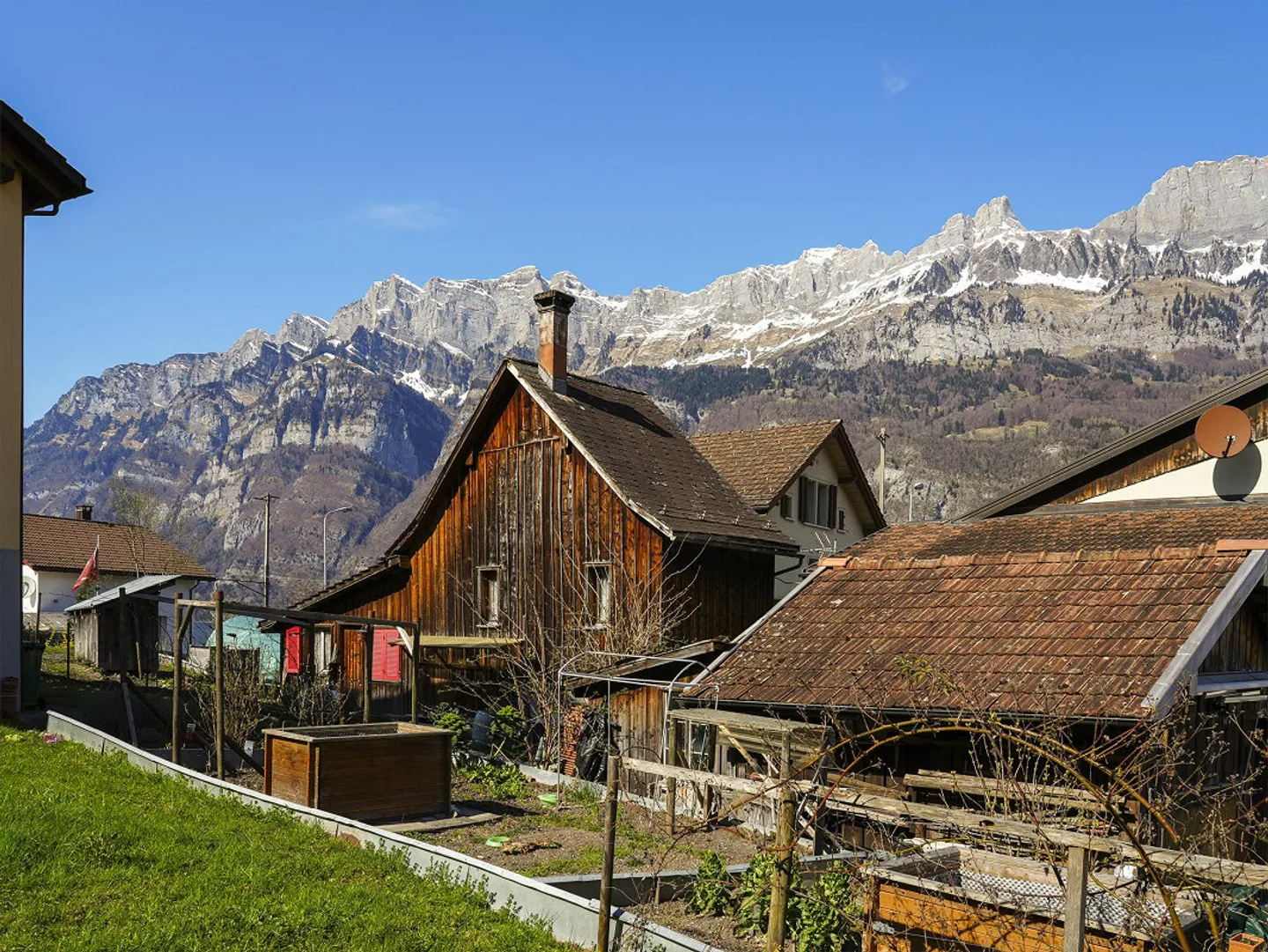 Einfamilienhaus mit Gewerbe und Schopf - Foto 11 di 13