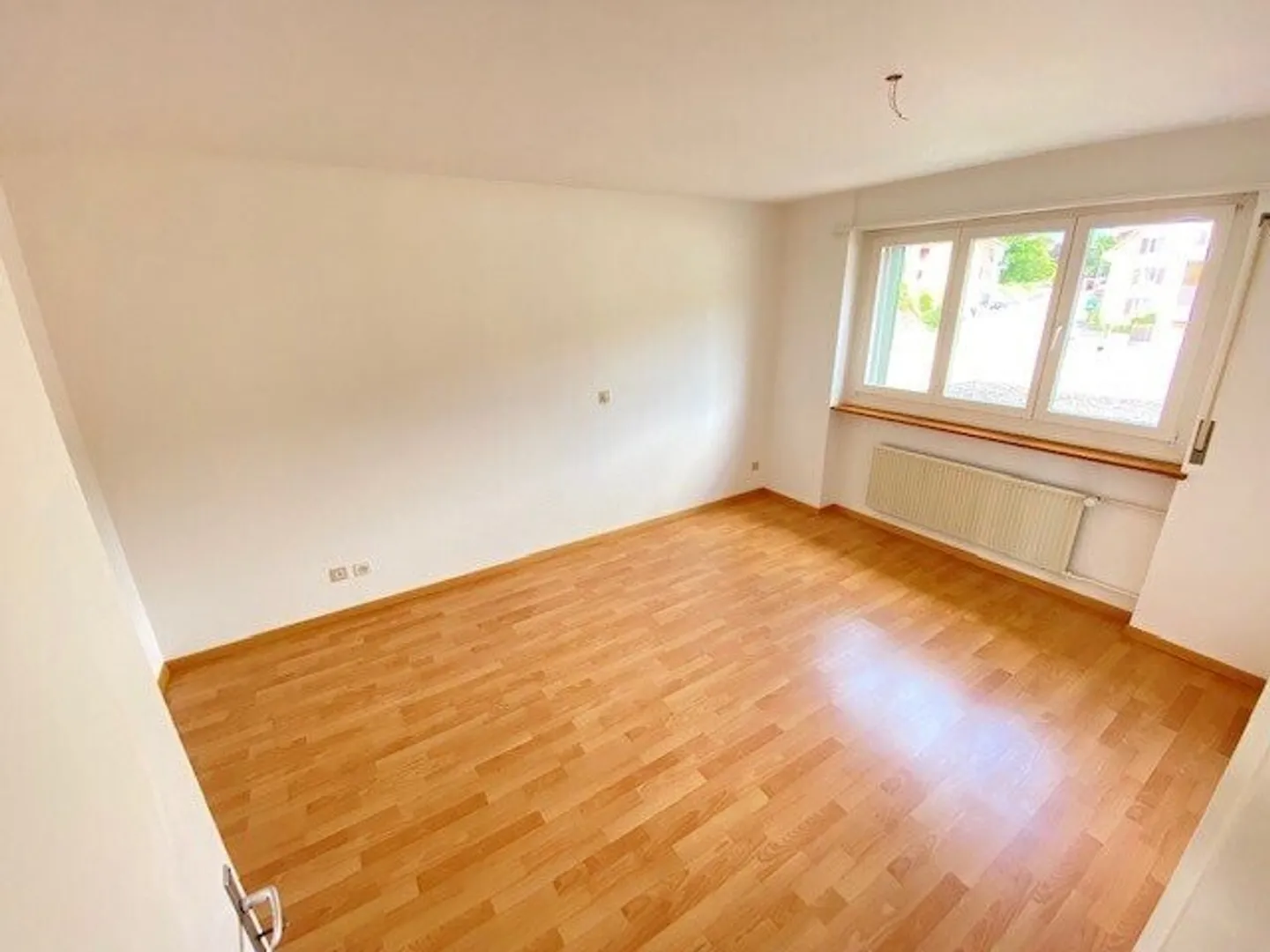 Apartment for rent - Photo 3 of 8