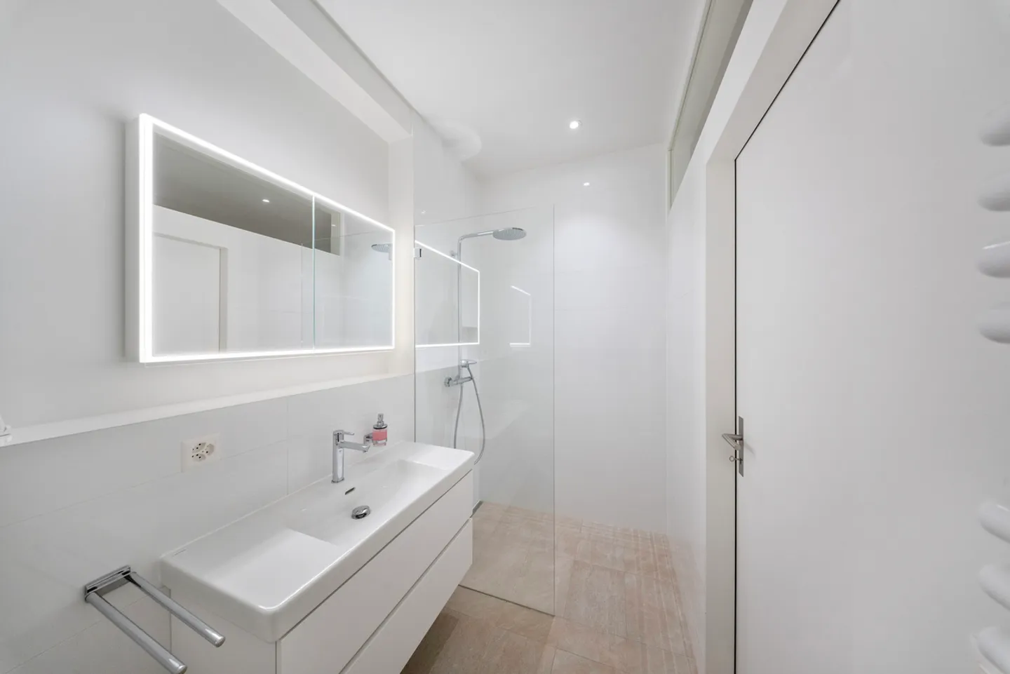 Exclusive terrace house with pool, lift & guest apartment in Riehen - Photo 11 of 11