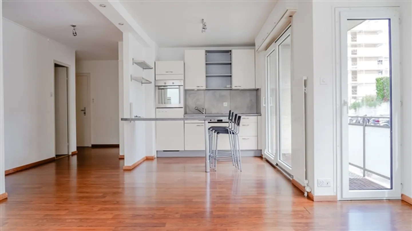 Charming, bright 2.5-room apartment in Lausanne - Photo 2 of 8