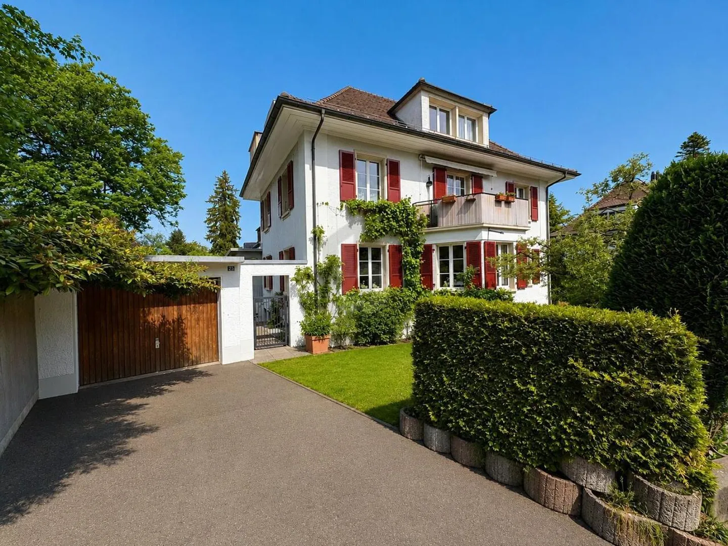 UNIQUE IN EXCLUSIVE LOCATION IN THE EICHHOLZ DISTRICT - Photo 1 of 6