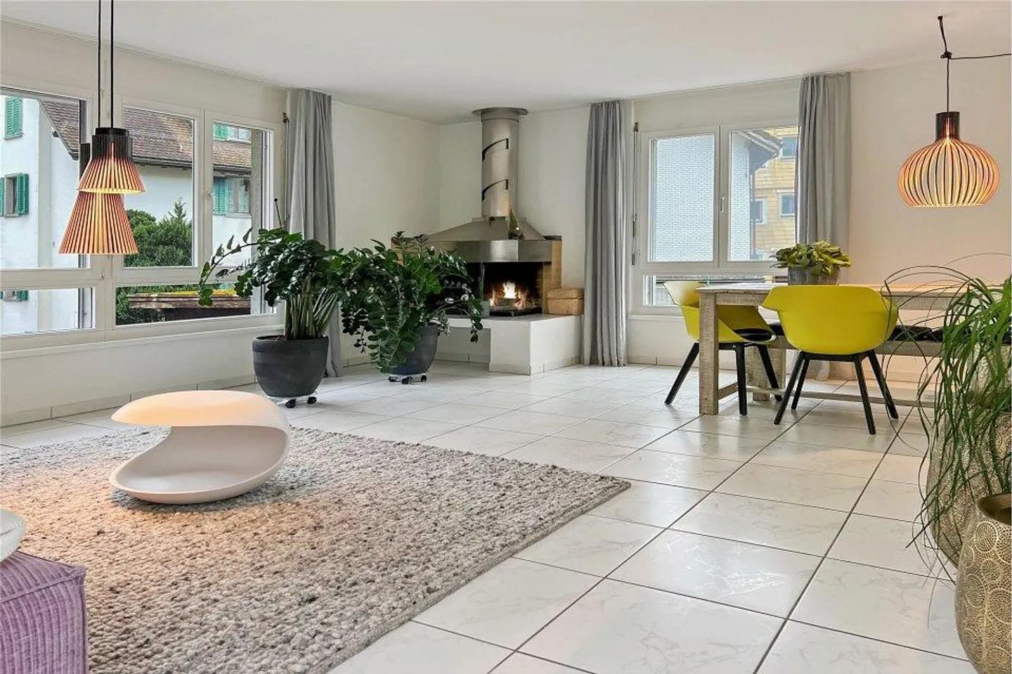 Appartement élégant de 3 ½ pièces avec terrasse et balcon au centre de... - Photo 1 sur 4