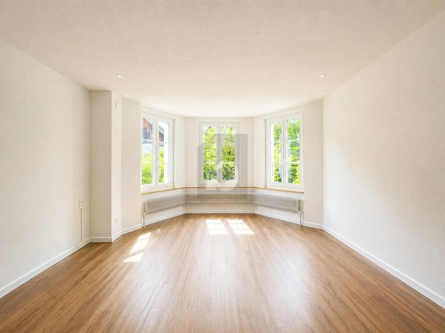 UNIQUE IN EXCLUSIVE LOCATION IN THE EICHHOLZ DISTRICT - Photo 2 of 6