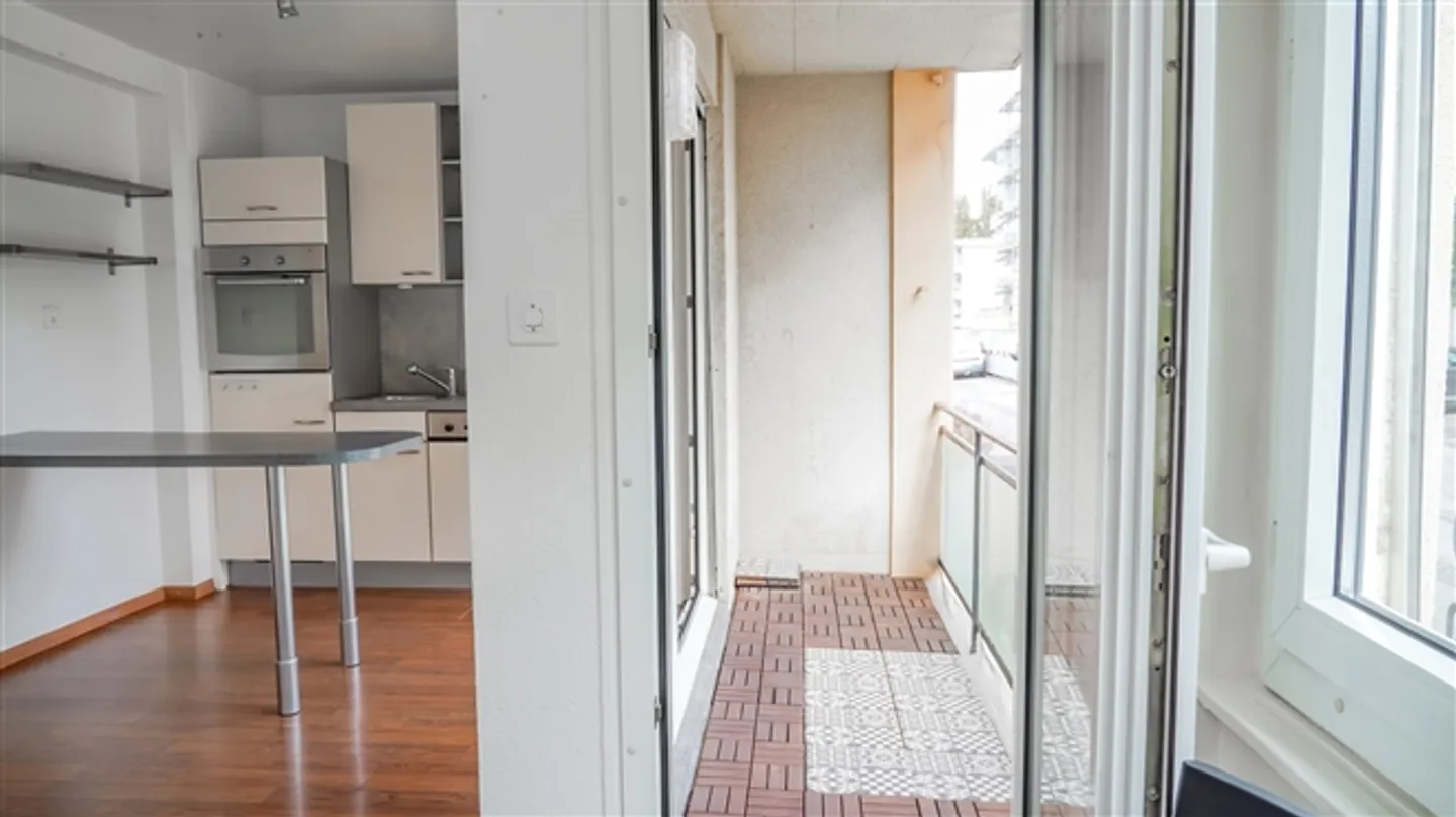 Charming, bright 2.5-room apartment in Lausanne - Photo 4 of 8