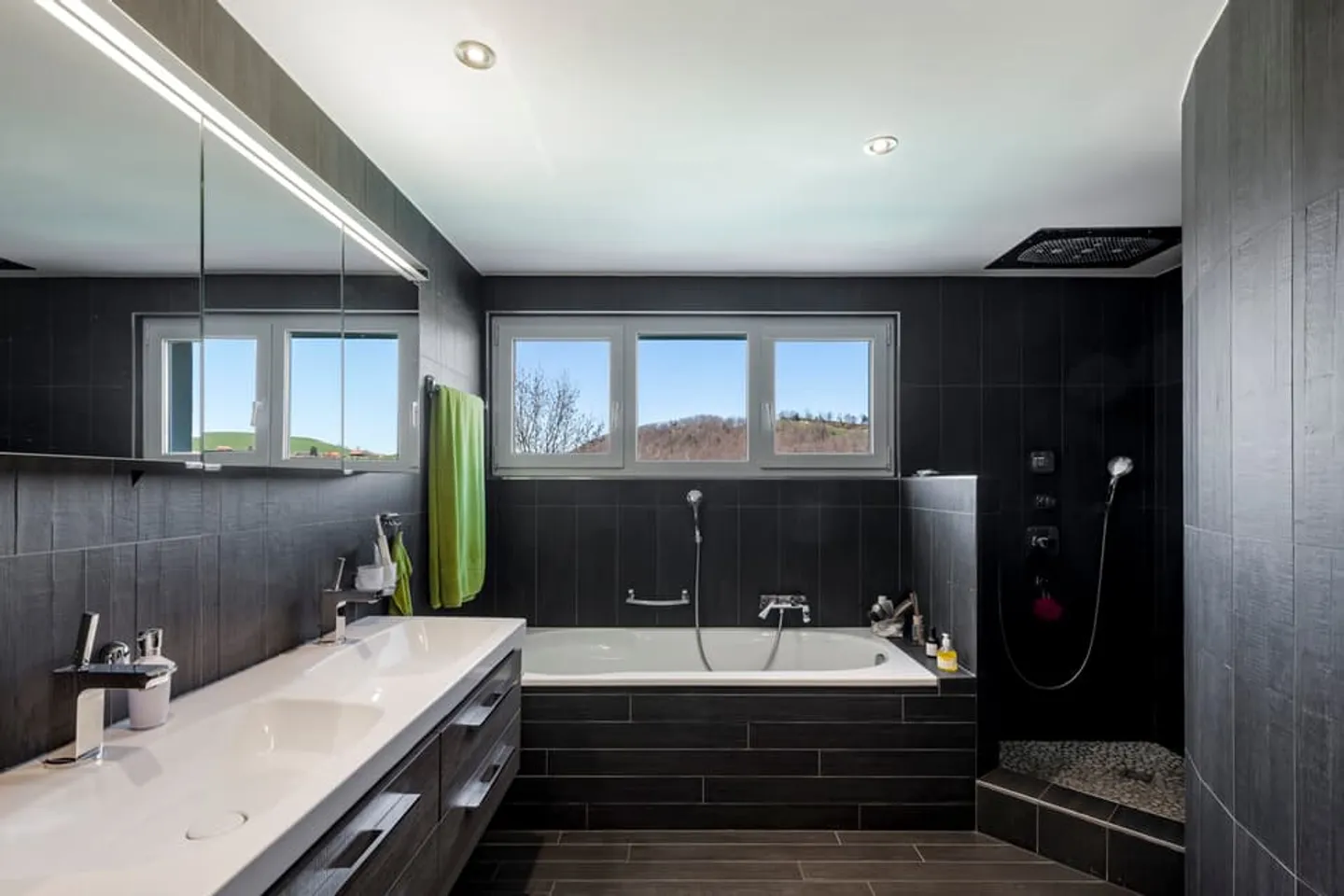 Splendida villa di 6,5 stanze con piscina e appartamento di 2,5 stanze - Foto 5 di 12