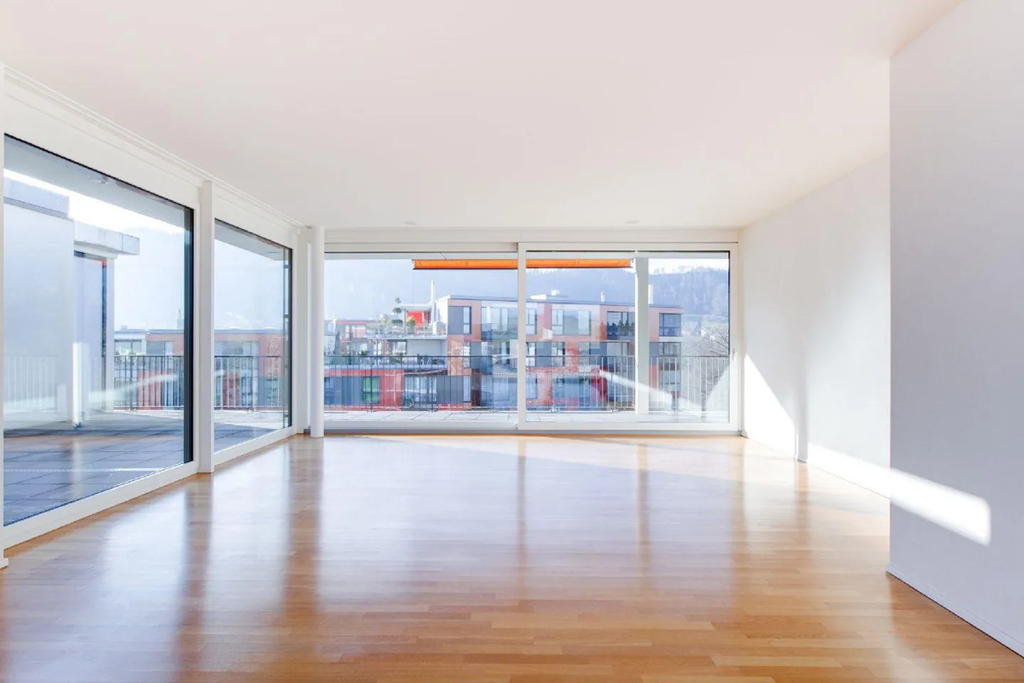 Appartement moderne 4.5 pièces - Photo 2 sur 9