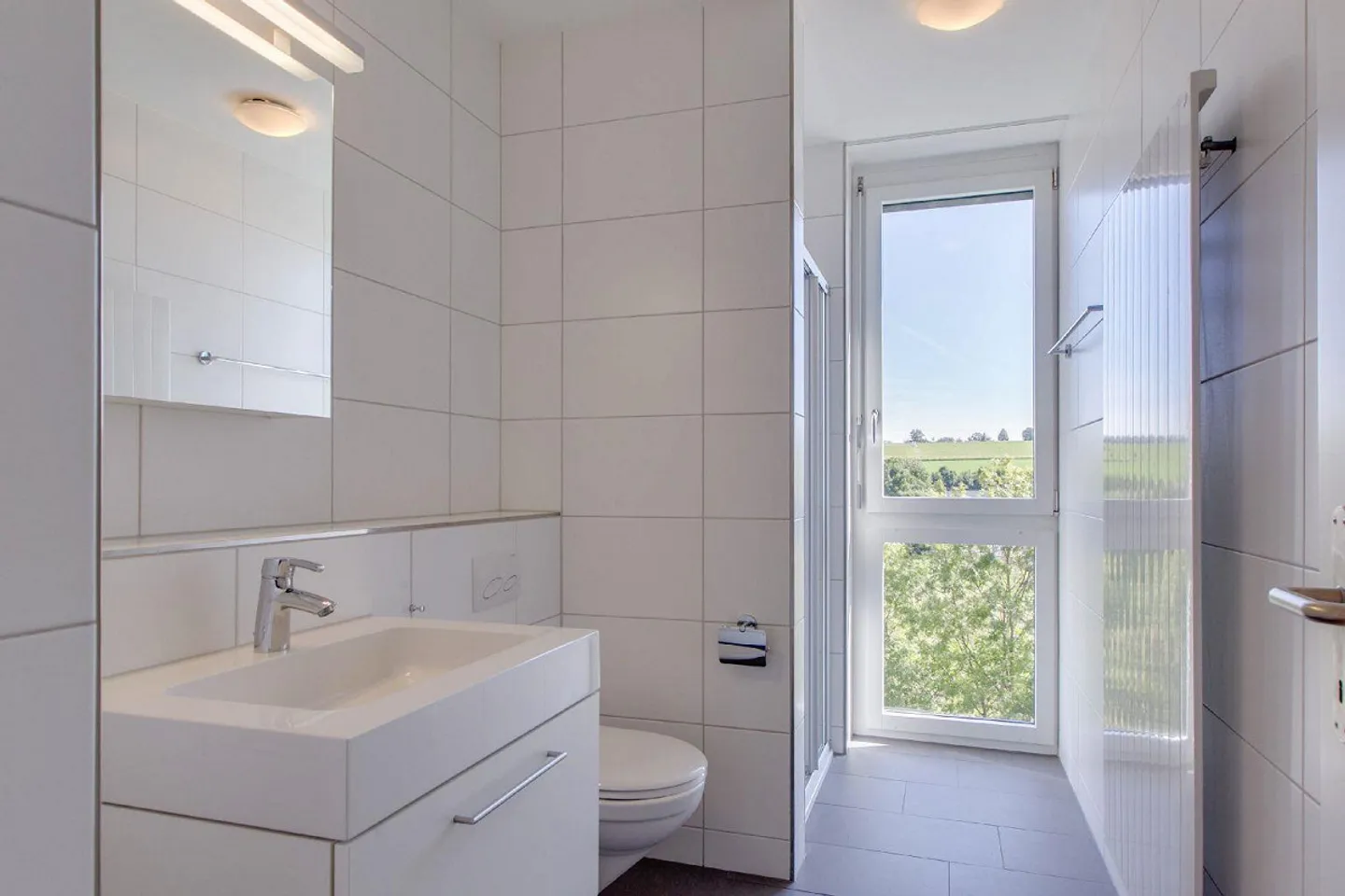 Appartement moderne 4.5 pièces - Photo 4 sur 9