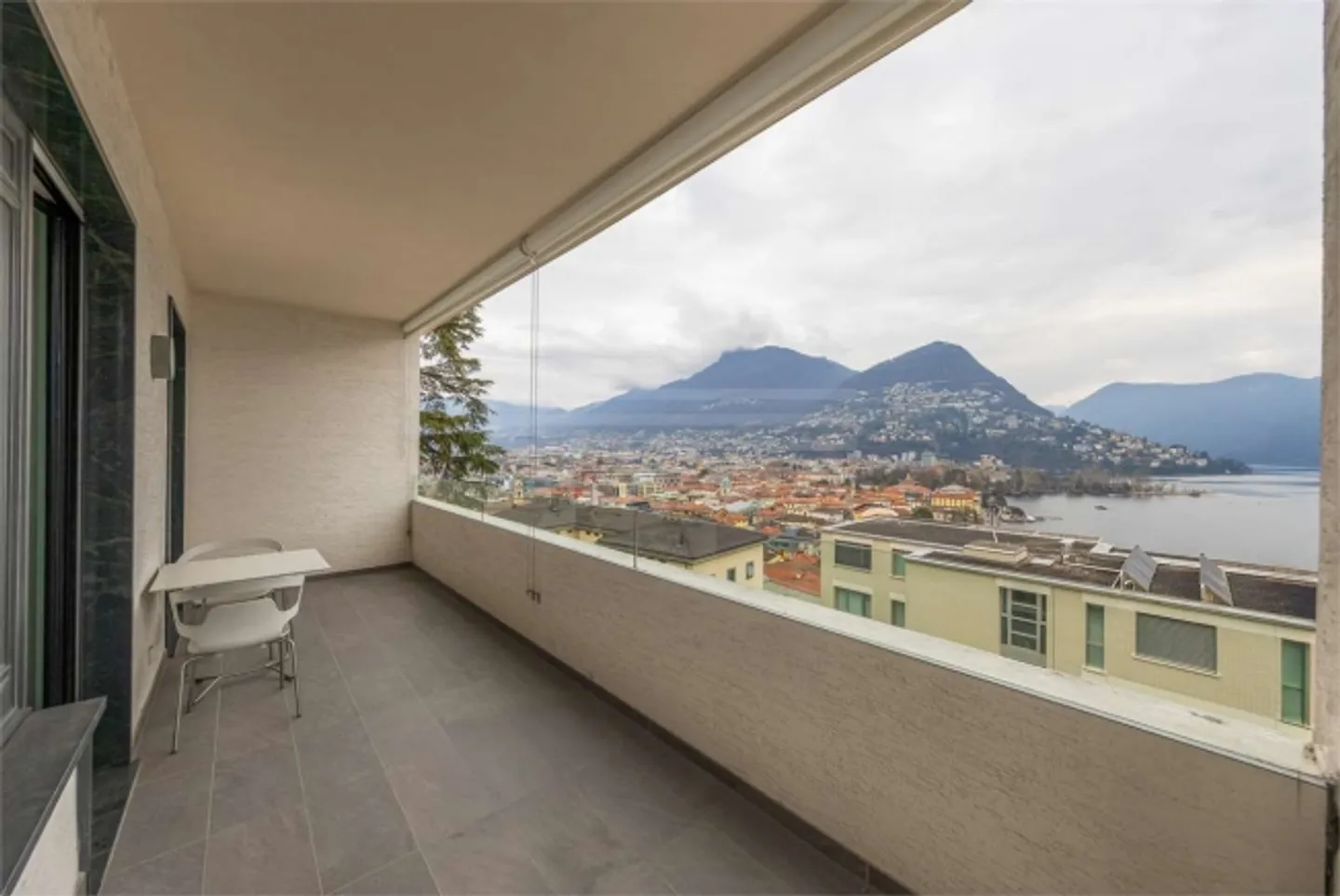 Maisonette a Lugano con alta vista sul lago - Foto 10 di 11