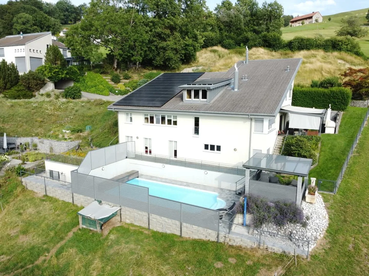 Splendida villa di 6,5 stanze con piscina e appartamento di 2,5 stanze - Foto 9 di 12