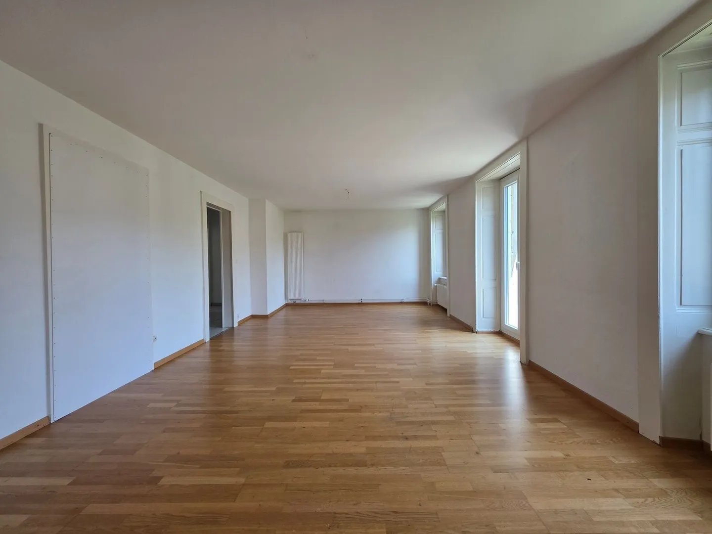 PRACHTWOLLENES WOHNUNG VON 120M2 MIT BALCON - Foto 2 von 9