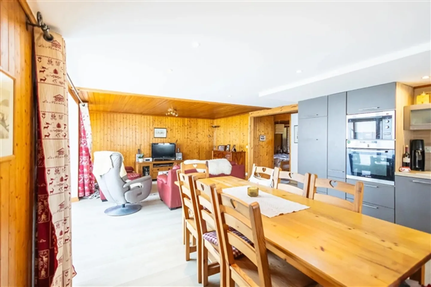 Maison de caractère avec deux appartements - Albeuve (Gruyère) - Photo 2 sur 20