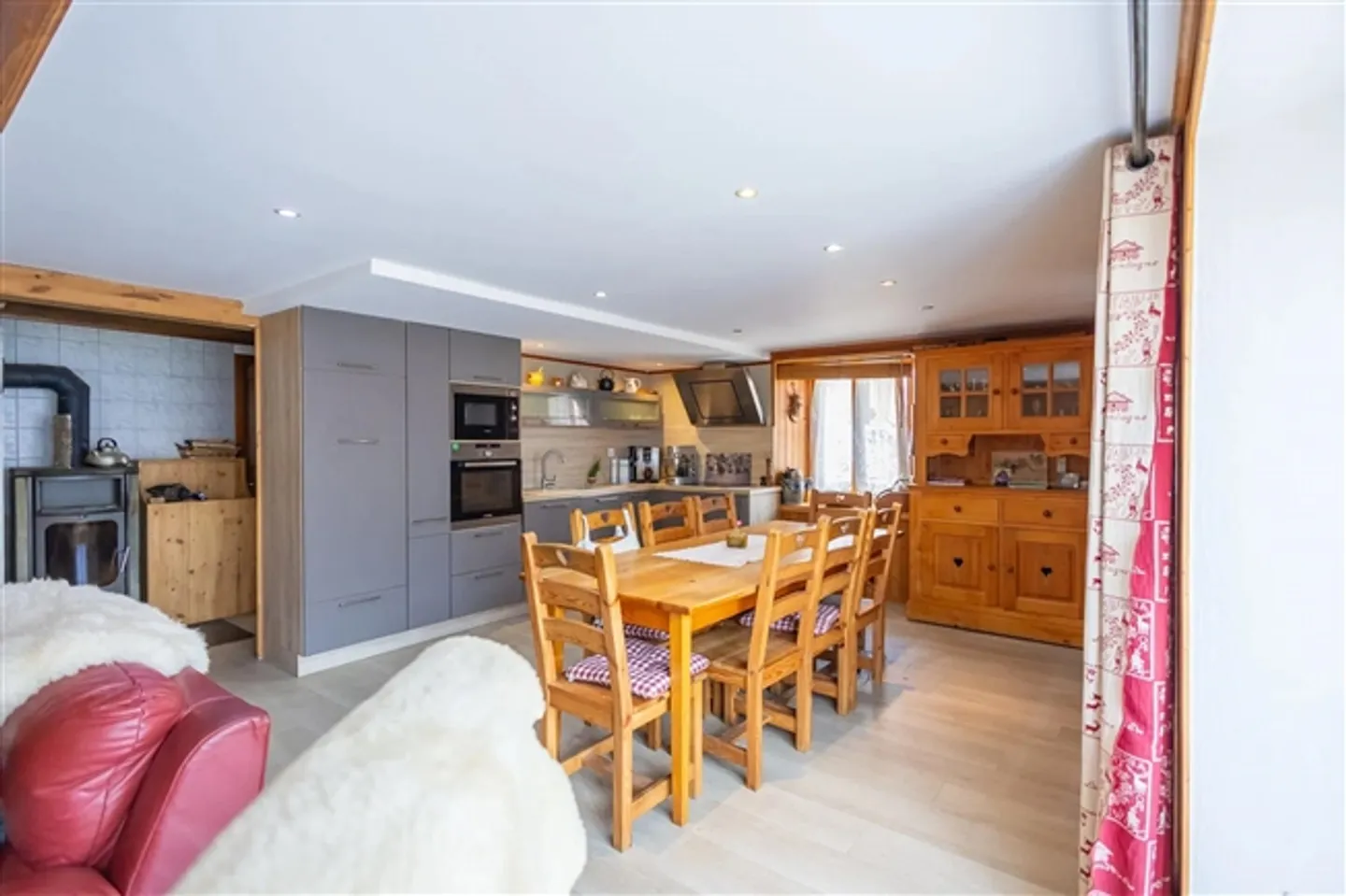 Maison de caractère avec deux appartements - Albeuve (Gruyère) - Photo 3 sur 20