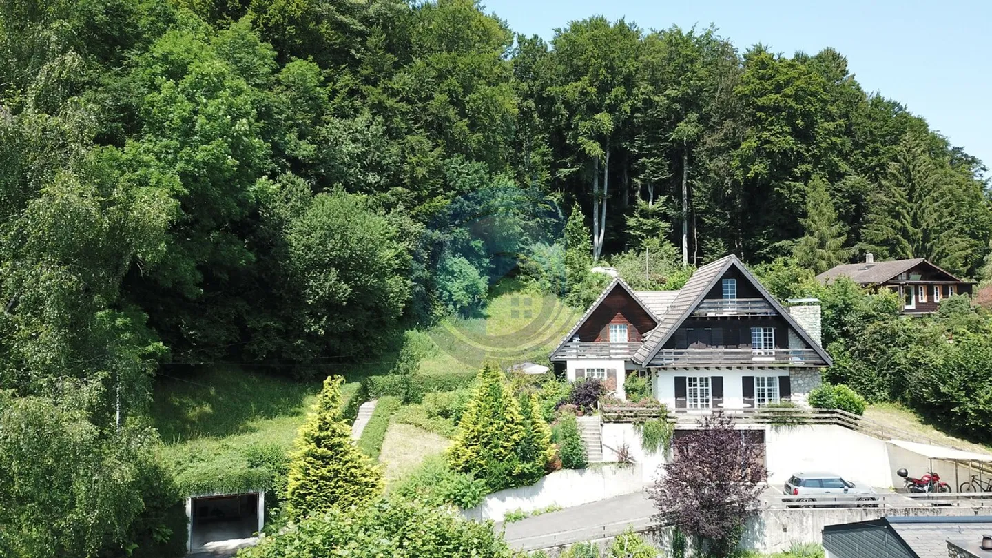 Incantevole casa familiare composta da due appartamenti - Foto 1 di 23