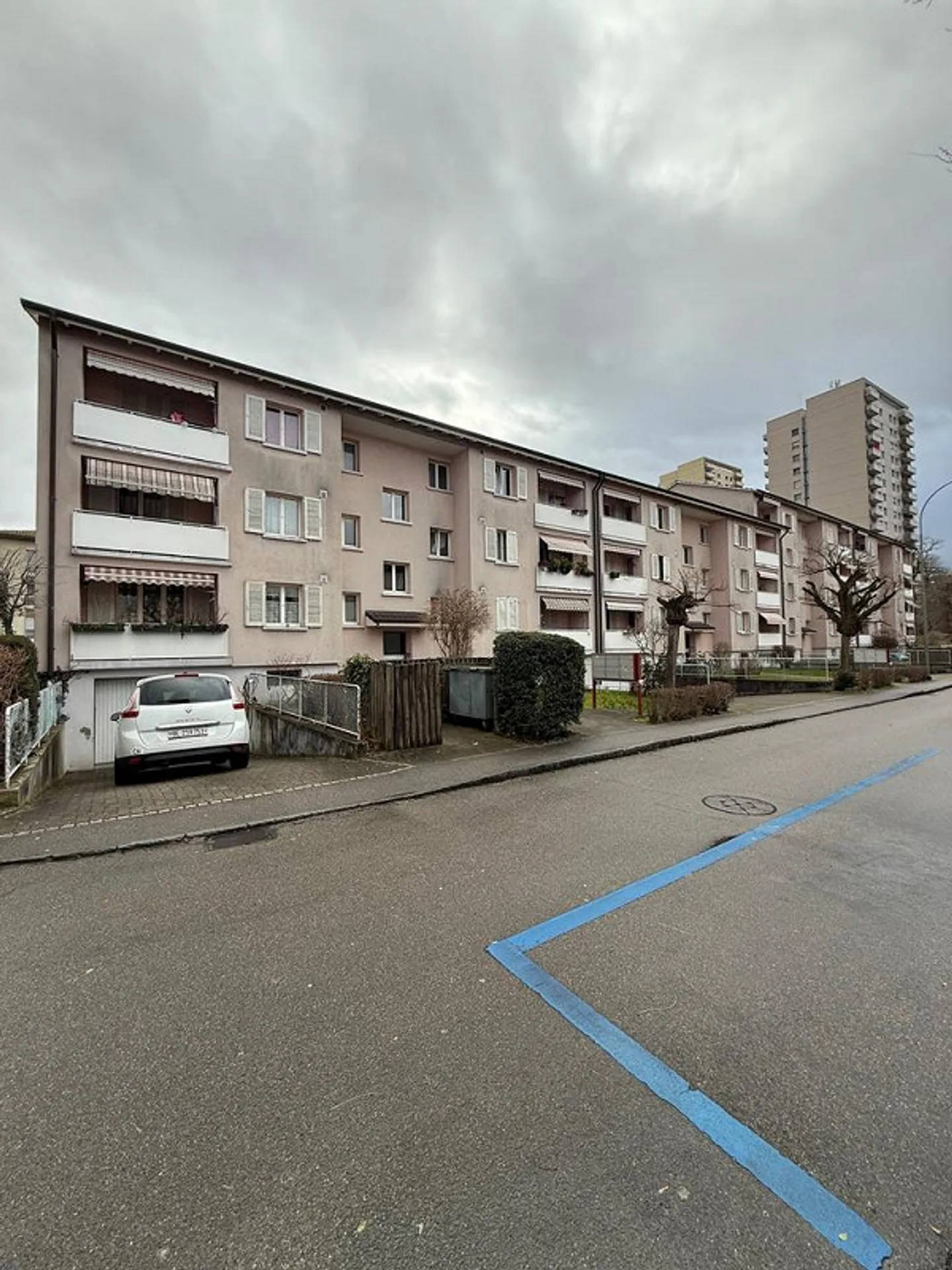 Garage boxes for rent in Birsfelden - Photo 2 of 2