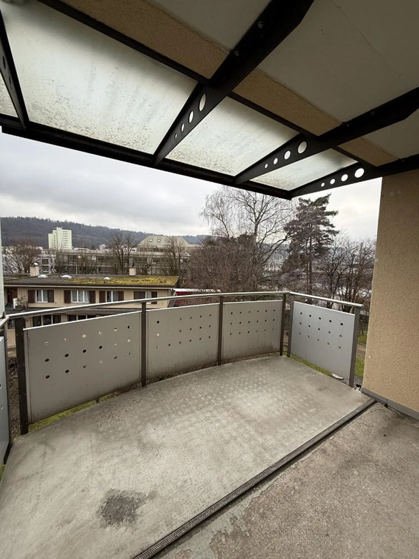 Apartment with large sunny balcony - Photo 9 of 10