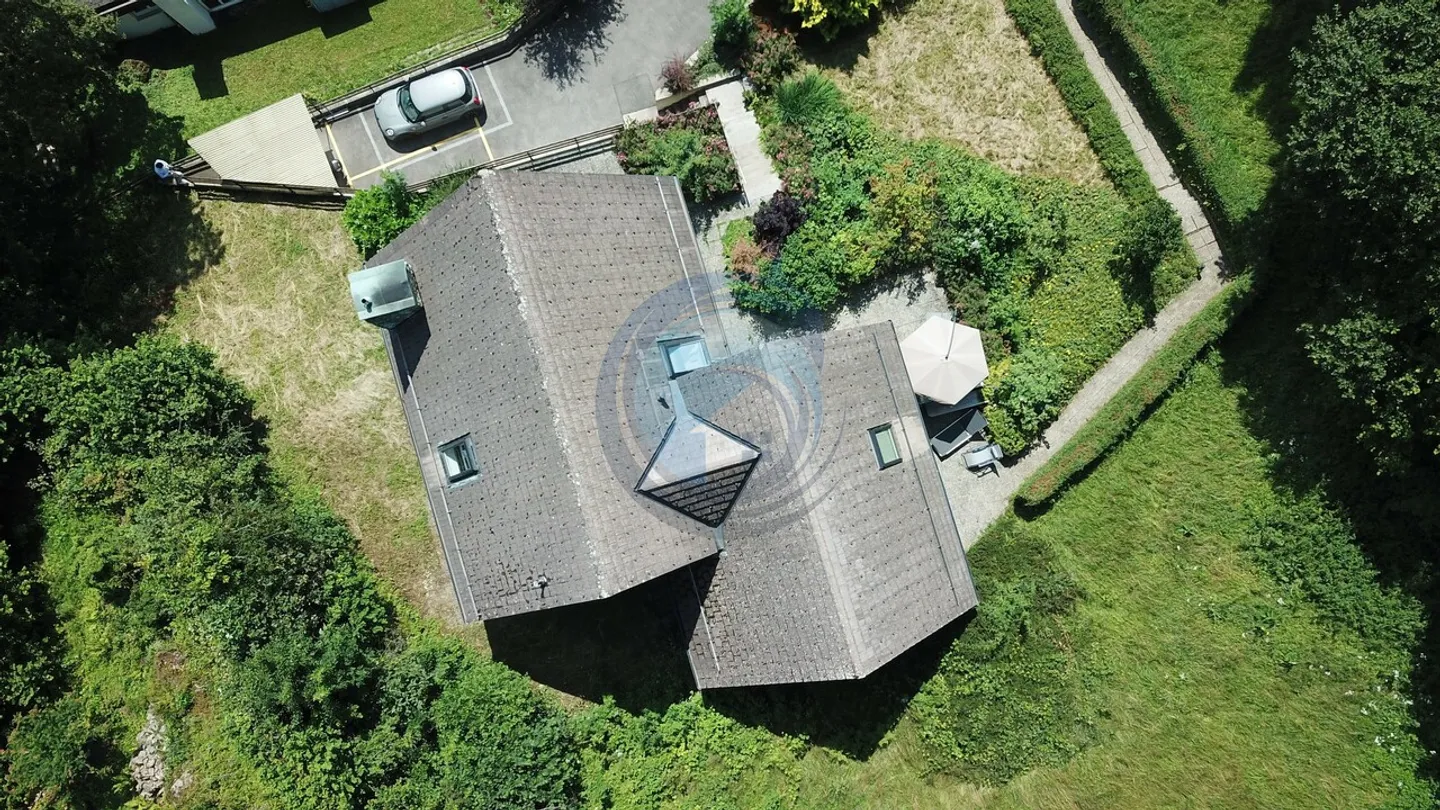 Incantevole casa familiare composta da due appartamenti - Foto 4 di 23