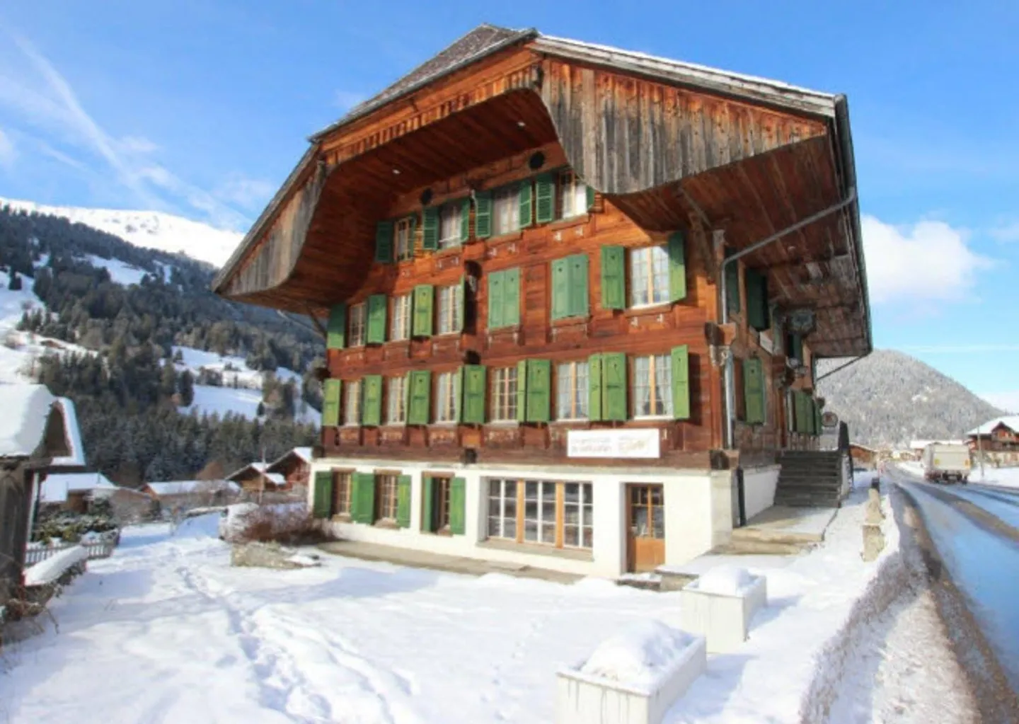 Wohn- & Geschäftshaus mit Bauparzelle 4 Wohnungen / Gewerberäume - Foto 4 von 13