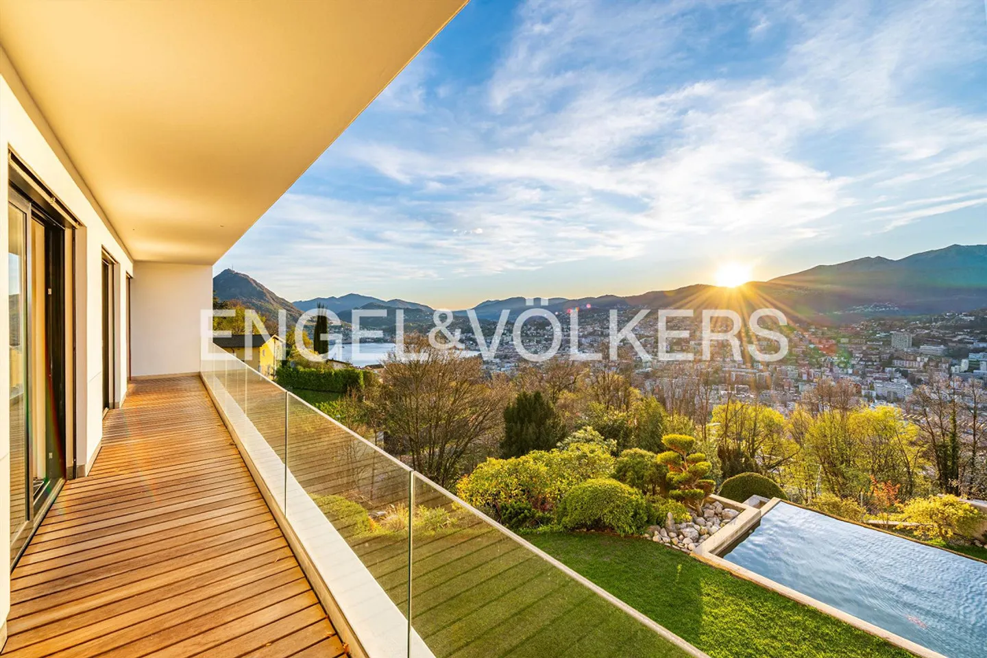 Exclusive modern house with pool and view of Lake Lugano - Photo 9 of 13