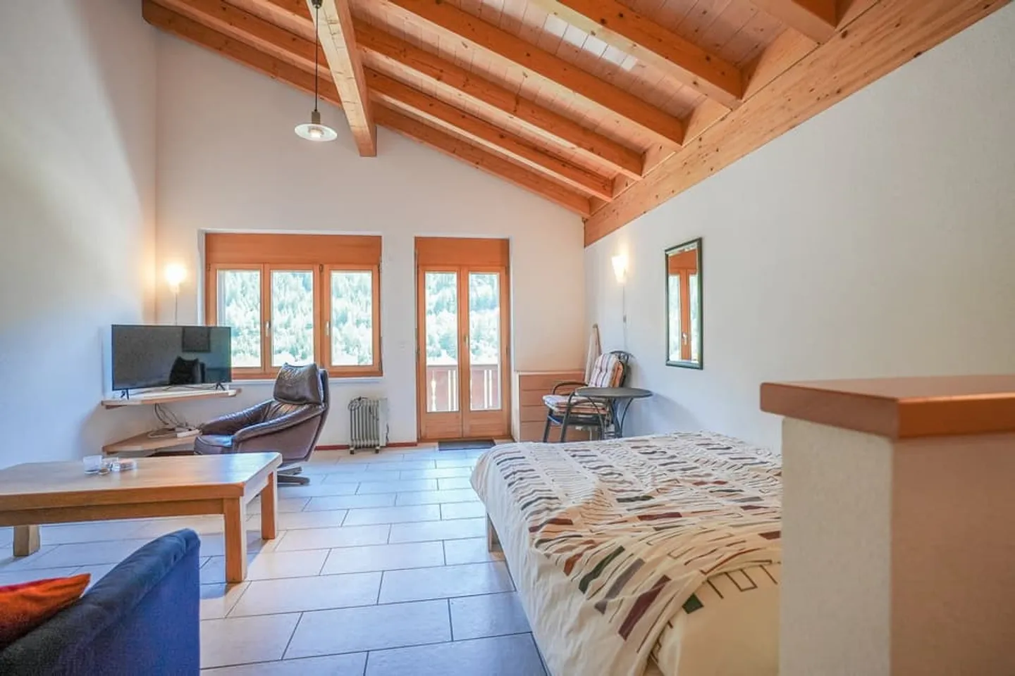 Gemütliches Studio-Apartment in Fiesch mit Bergblick - Foto 1 von 12