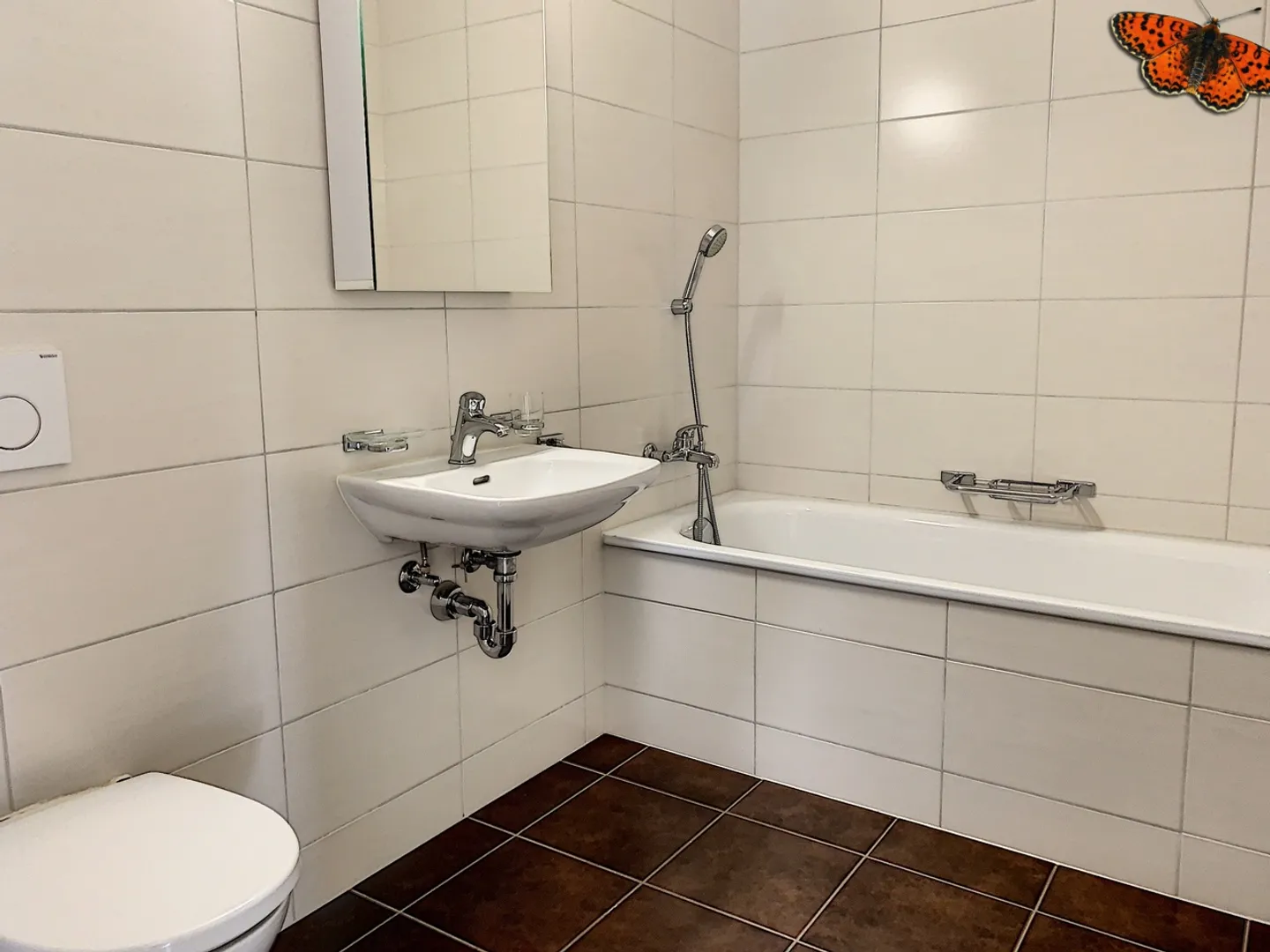 3 ROOM APARTMENT - Close to UNI! - Photo 5 of 8