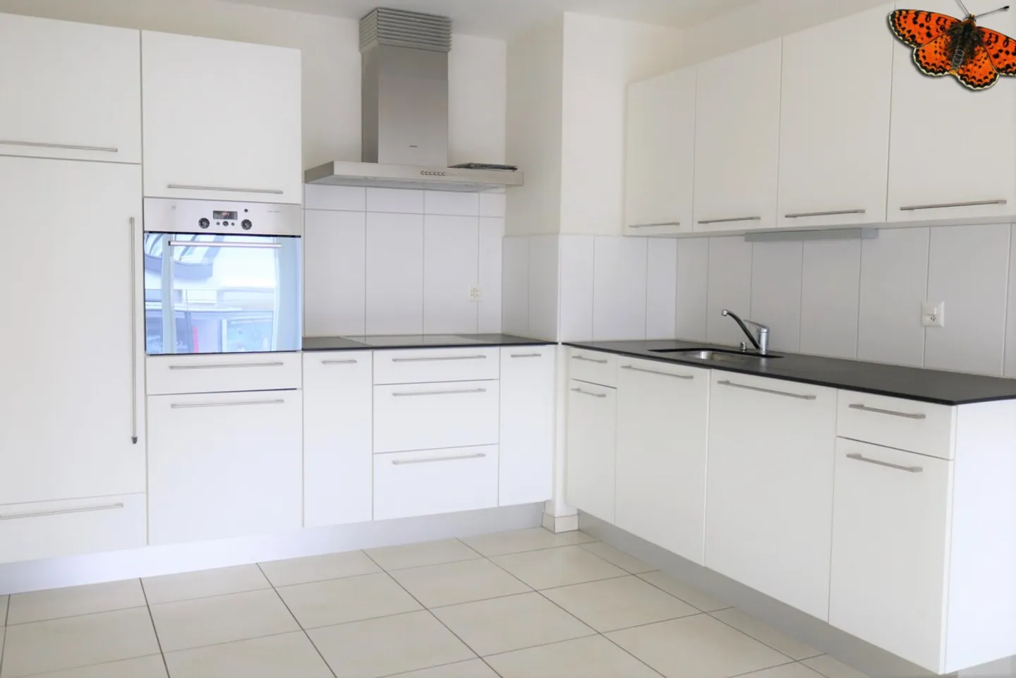 3 ROOM APARTMENT - Close to UNI! - Photo 2 of 8