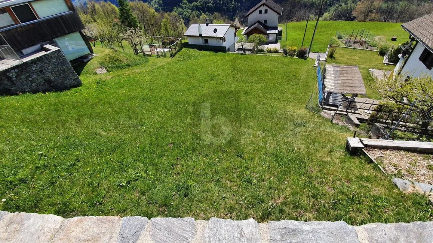 DANS UNE POSITION ENSOLEILLÉE AVEC VUE OUVERTE - Photo 3 sur 4