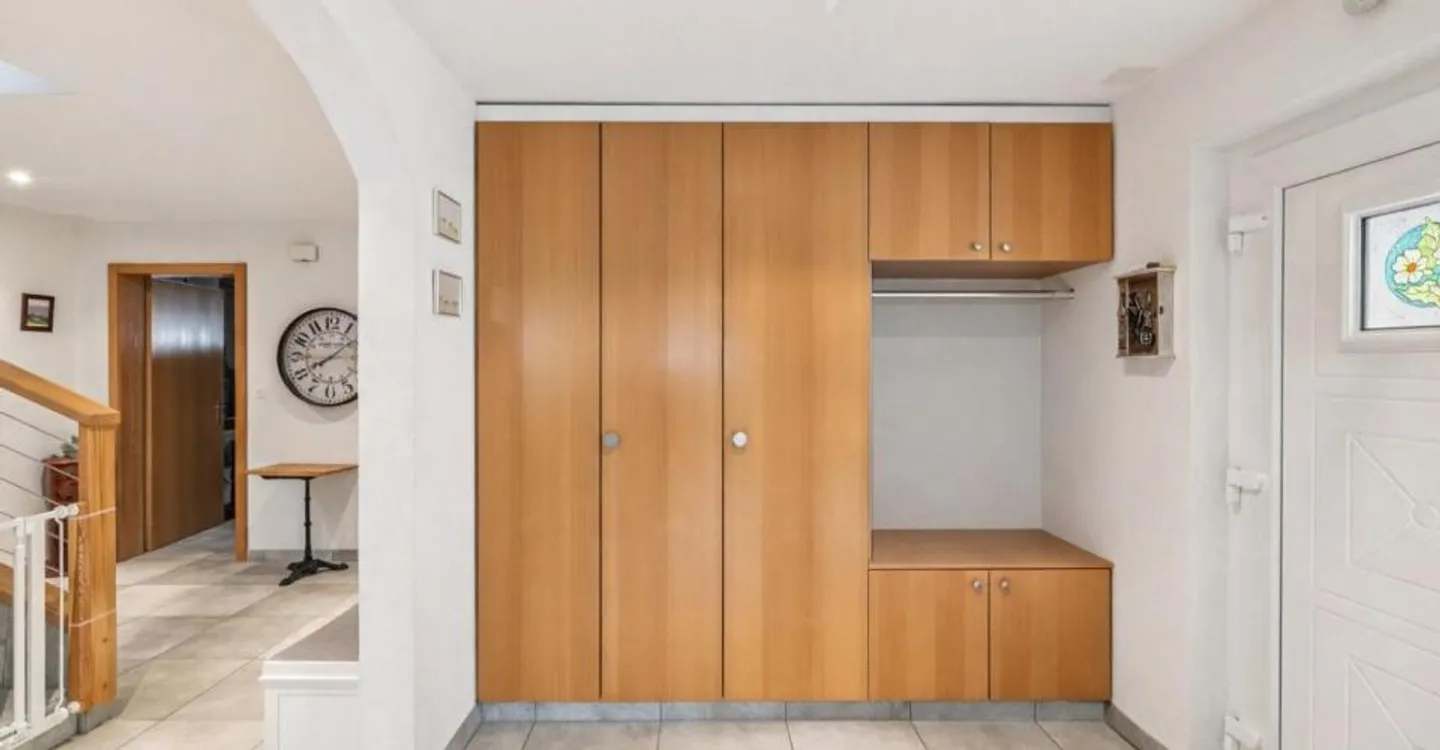 Detached 6.5 room villa in Fully - Photo 3 of 12