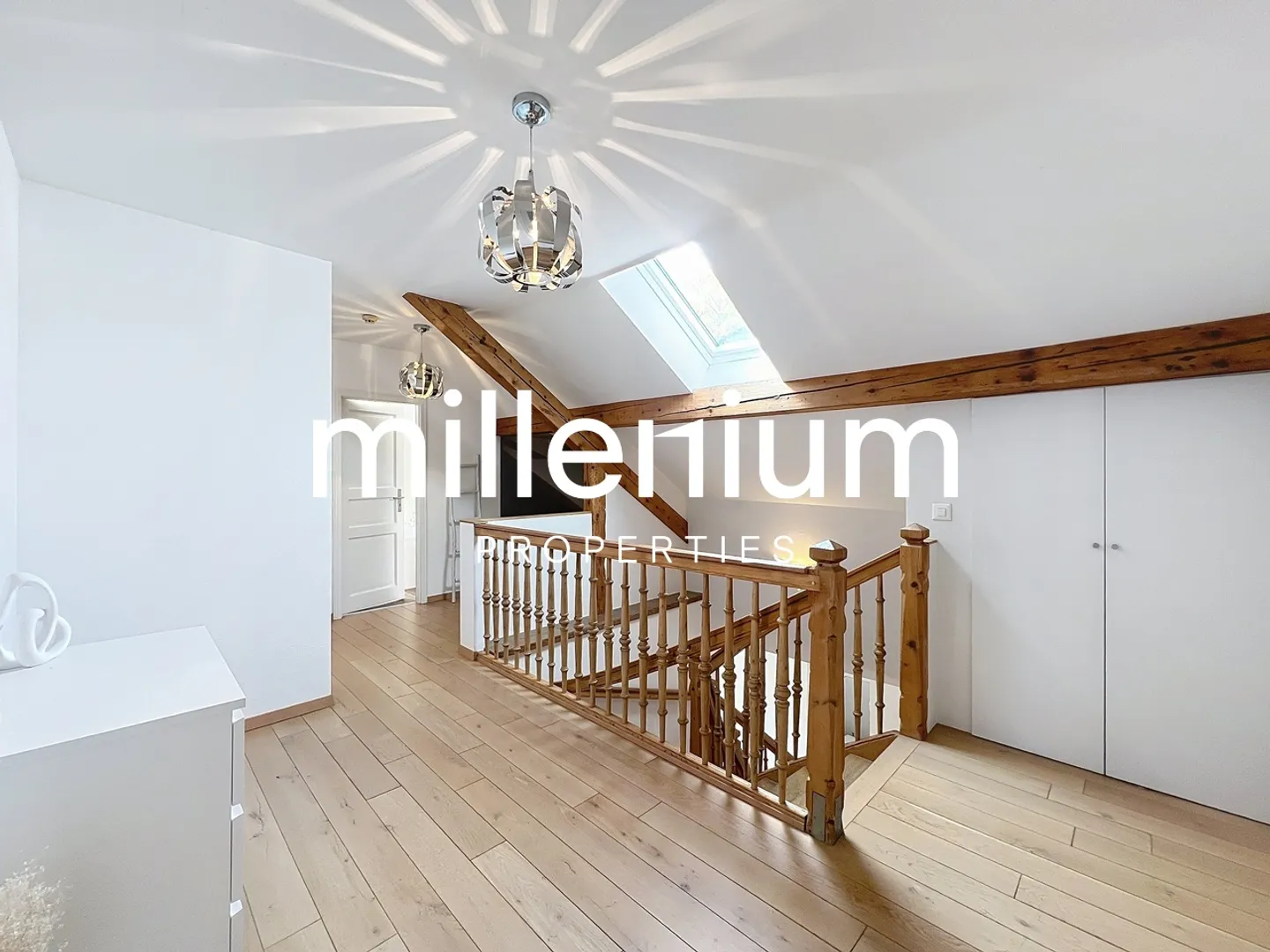 Magnificent villa with garden, just two steps from the lake - Photo 9 of 13