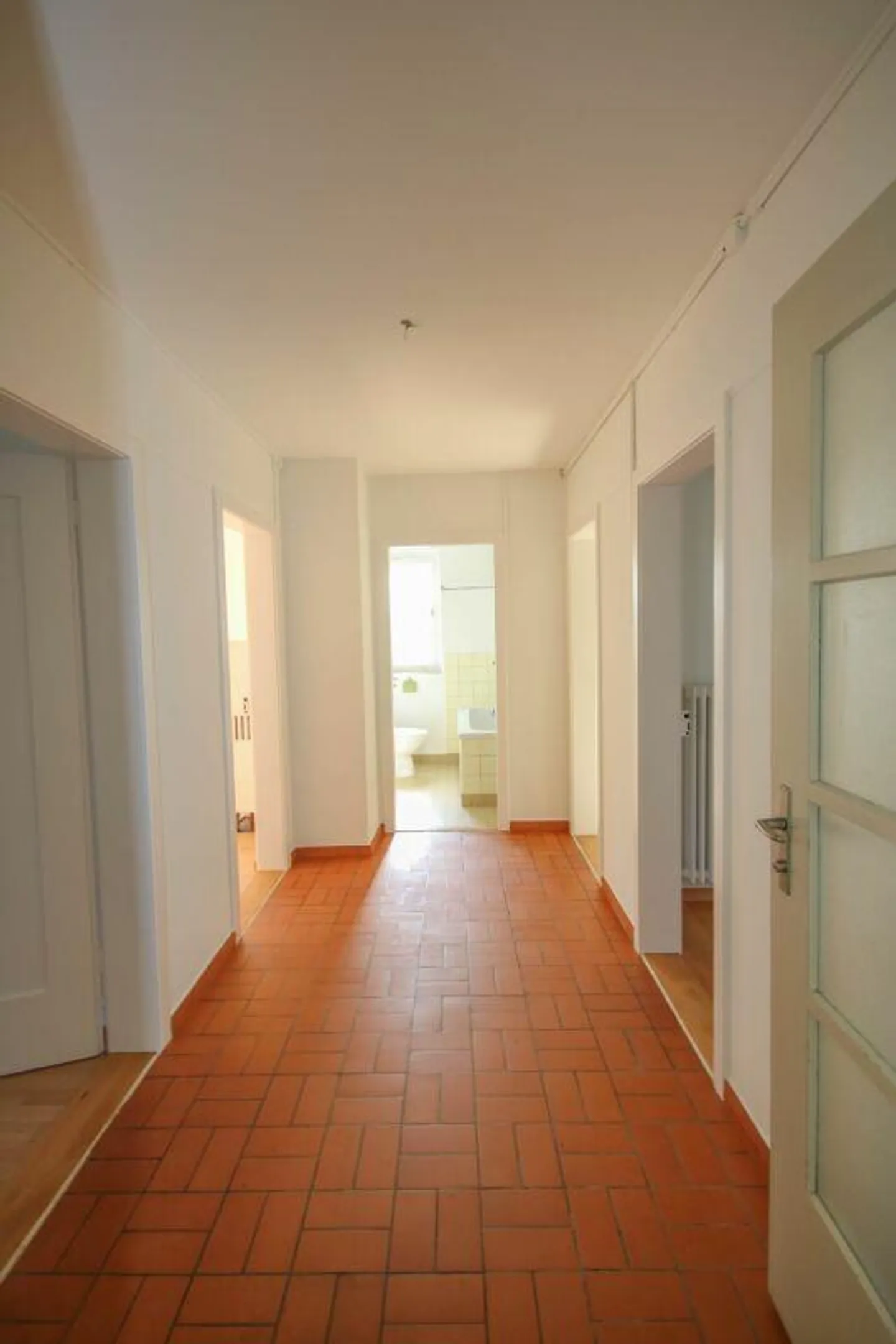 Charming 3-room old building apartment in the green - Photo 5 of 9