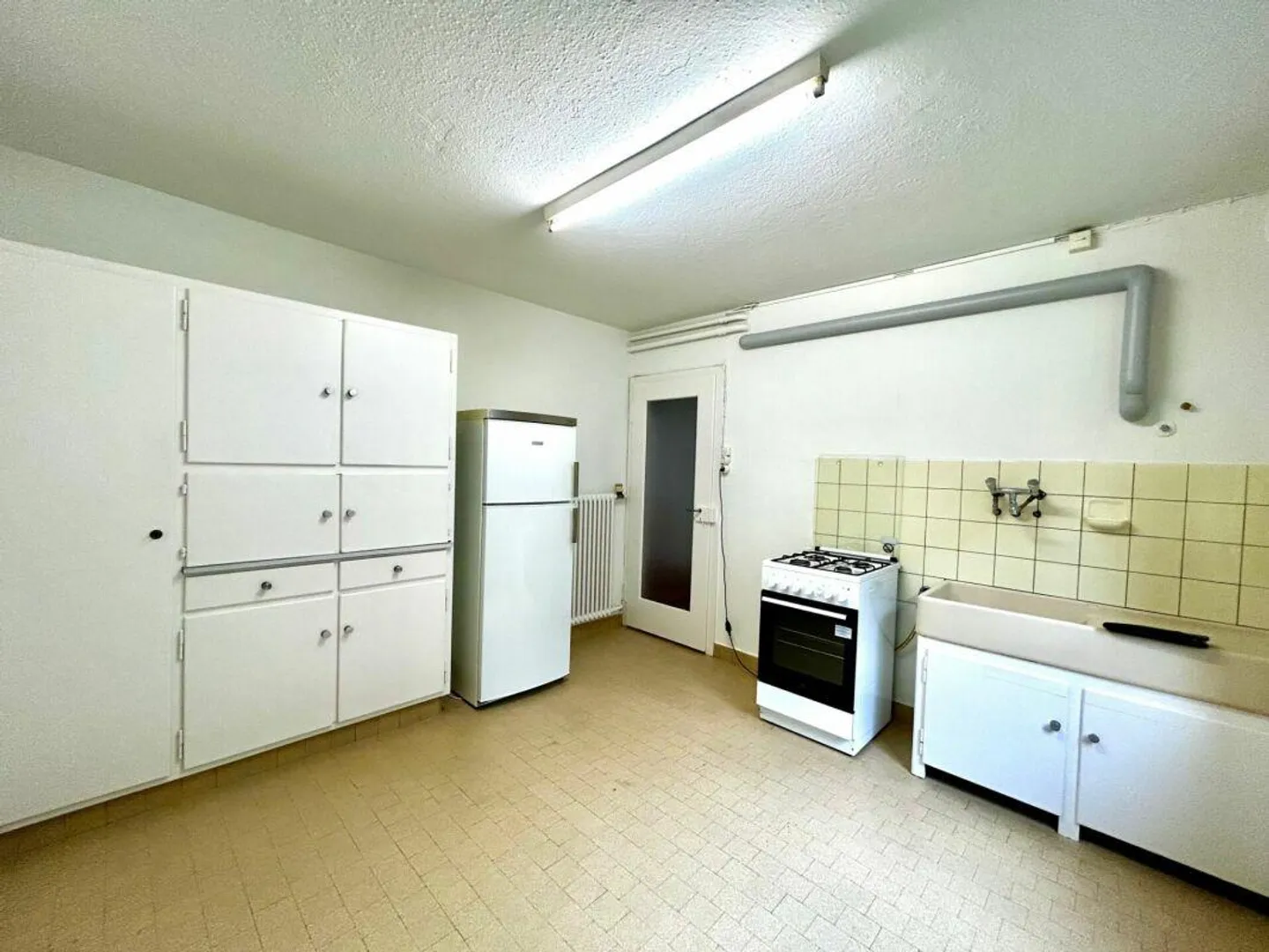 Charming 3-room old building apartment in the green - Photo 6 of 9