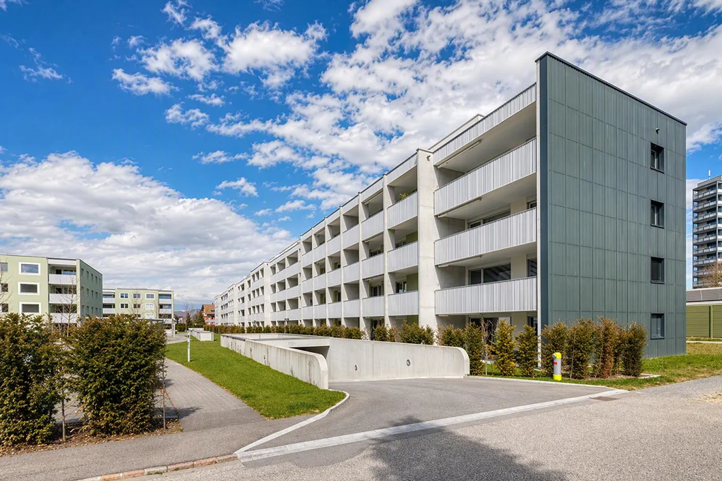 Moderne Wohnung mit grosser Terrasse - Foto 1 von 9