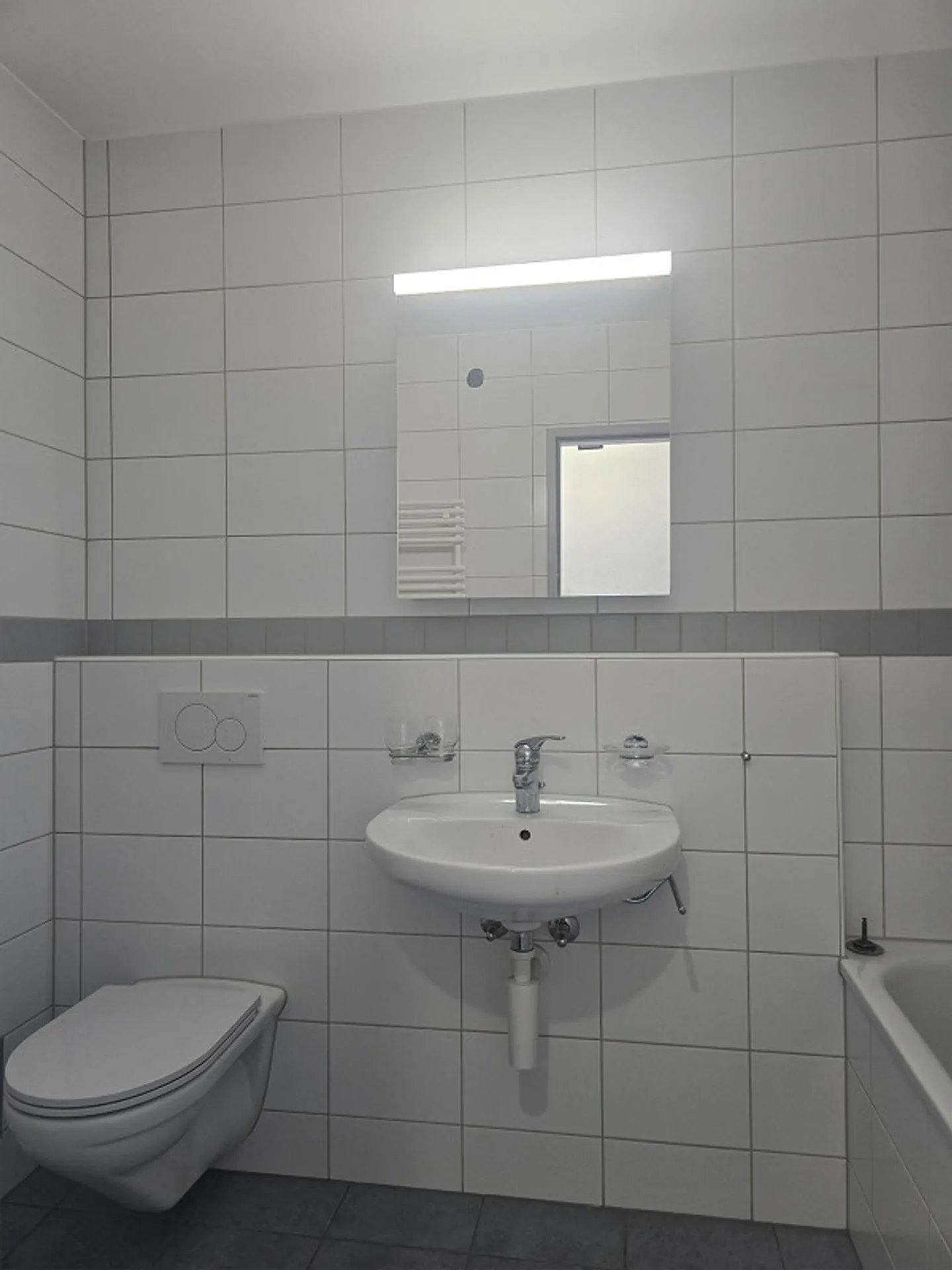 2 1/2 Zimmerwohnung mit Rheinblick und Lift - Photo 5 of 5