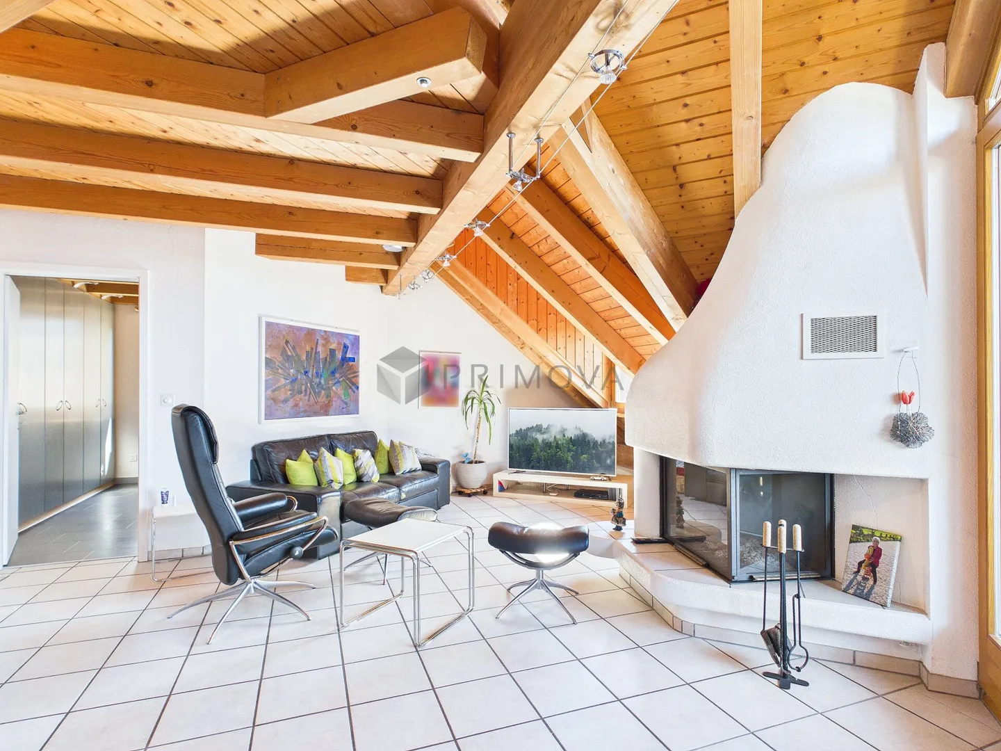 Attraktive 4.5 Zimmer-Maisonette-Dachwohnung mit Galerie und viel Wohnraum - Foto 2 di 7