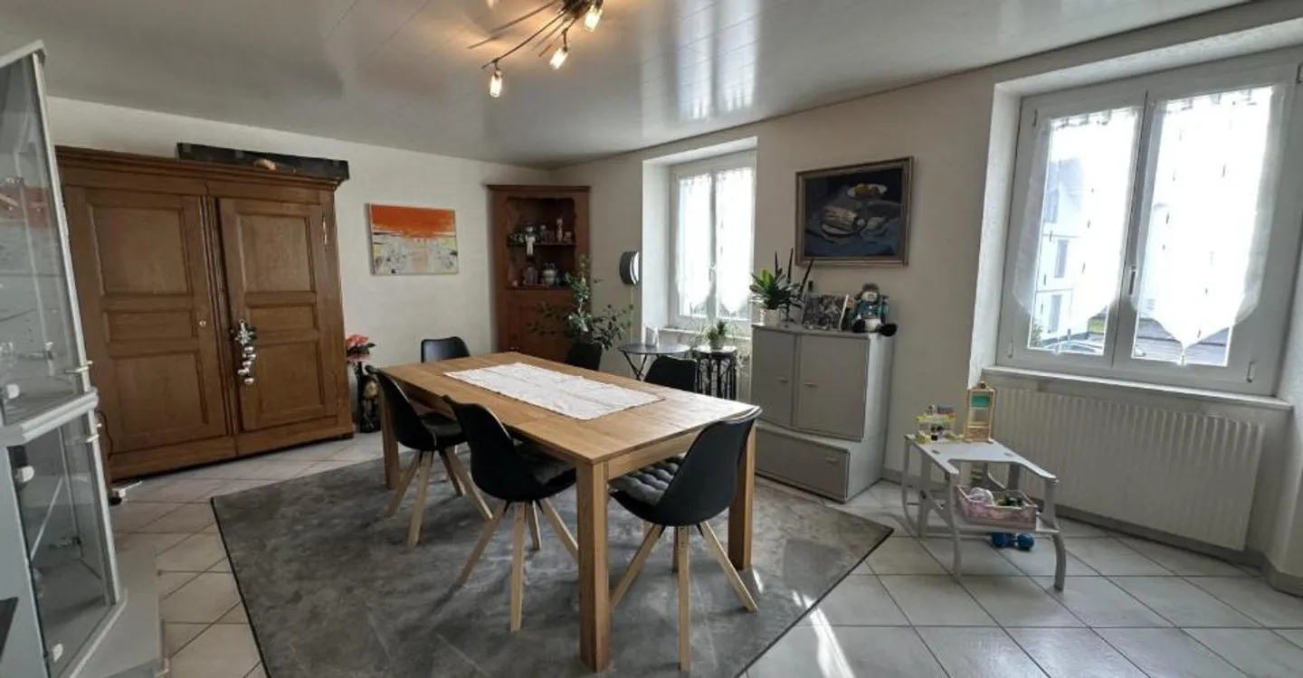 Versatile Multi-Family Home - Photo 4 of 11
