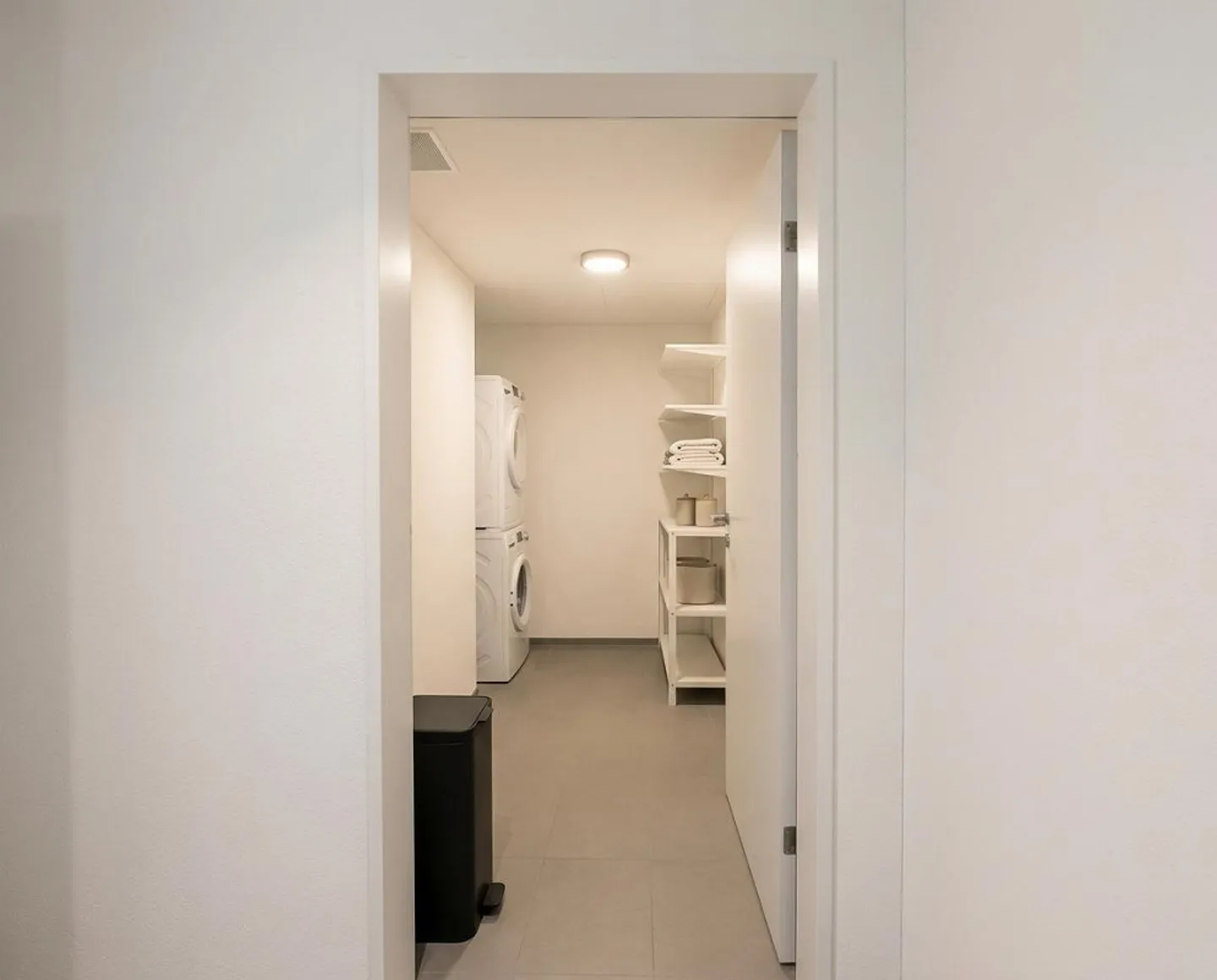 Moderne Wohnung mit grosser Terrasse - Foto 7 von 9