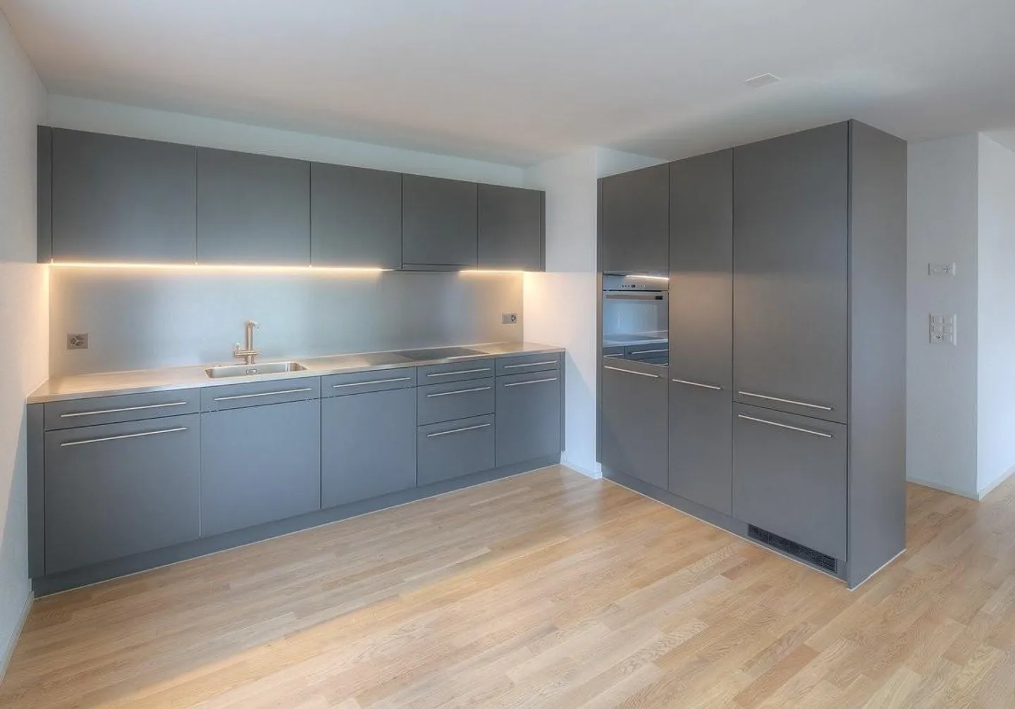 Moderne Wohnung mit grosser Terrasse - Foto 4 von 9
