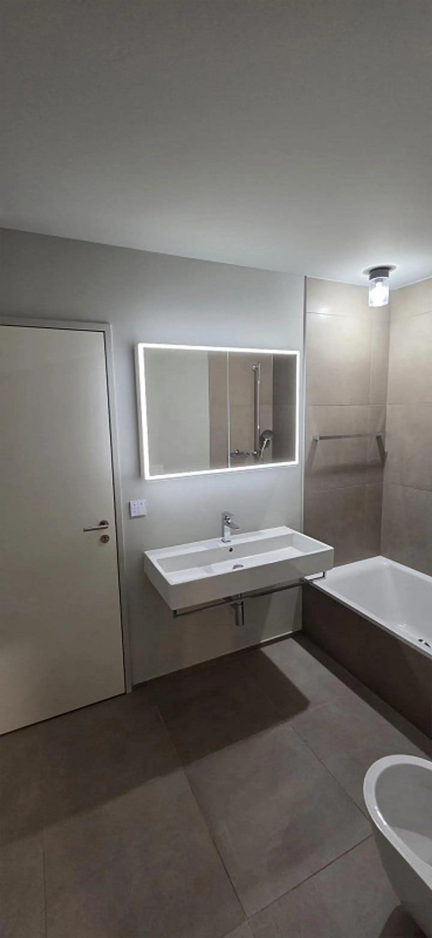 Appartement de 2,5 pièces dans la maison moderne - Photo 4 sur 7