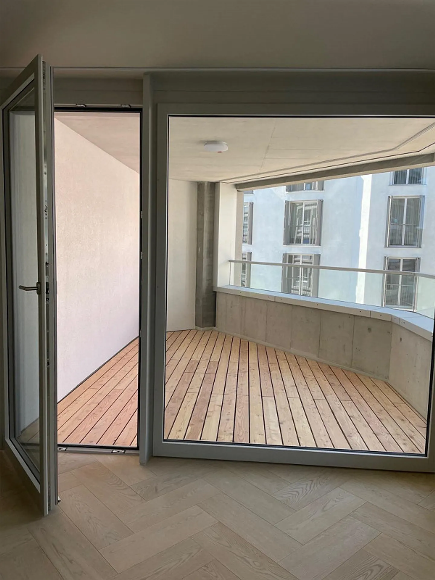 Appartement de 2,5 pièces dans la maison moderne - Photo 6 sur 7