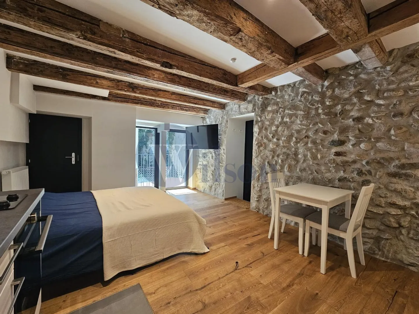 Charming furnished studio in the center of Nyon - Photo 2 of 5