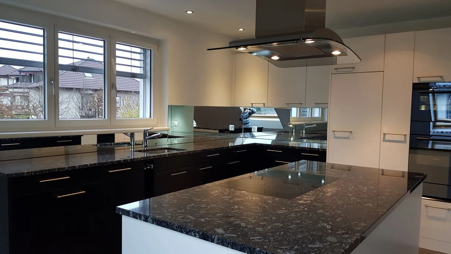 For sale immediately or by arrangement, very large, well-maintained 4.5 room apartment in Biberist. - Photo 1 of 15