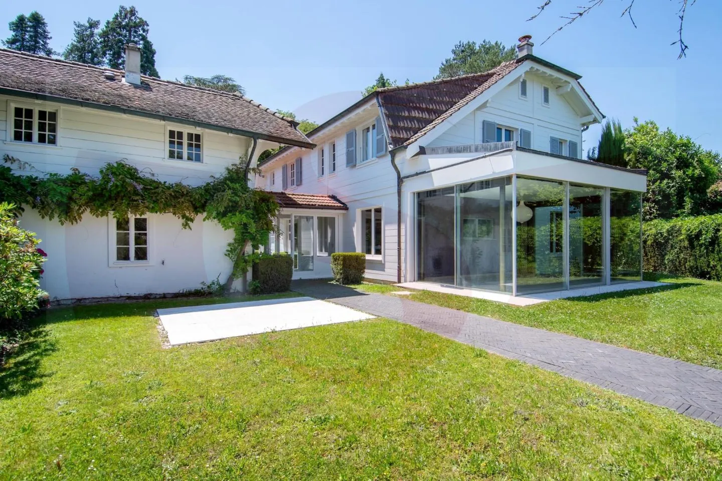 Beautiful individual house completely renovated - Photo 2 of 13