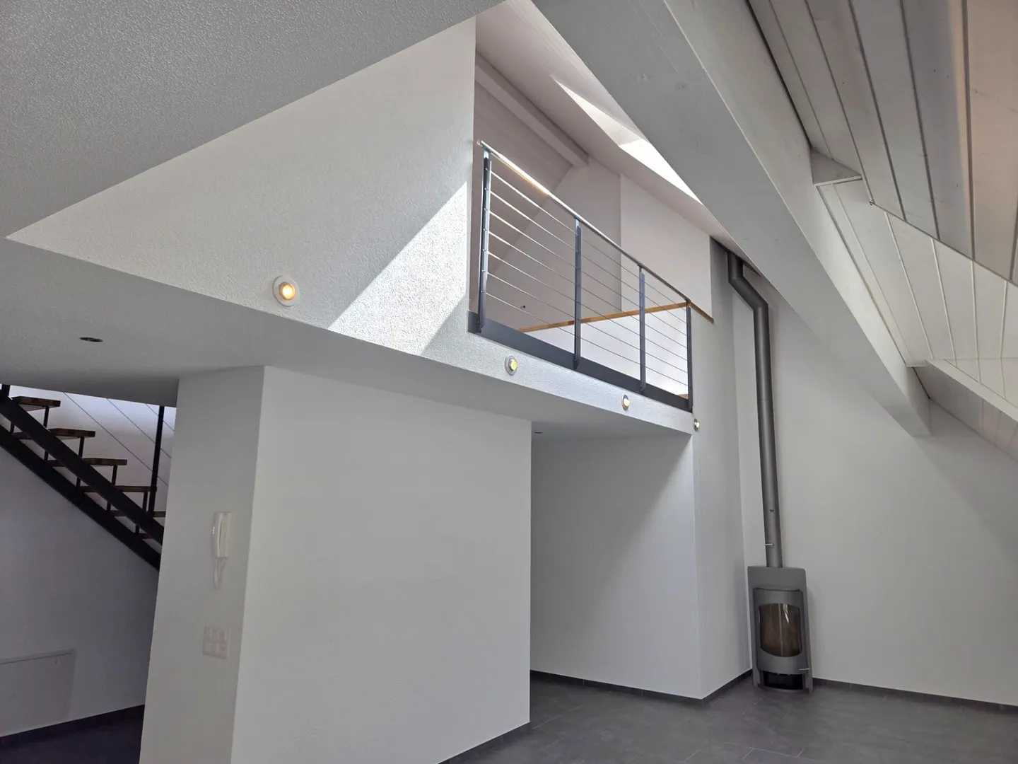 For sale immediately or by arrangement, very large, well-maintained 4.5 room apartment in Biberist. - Photo 3 of 15