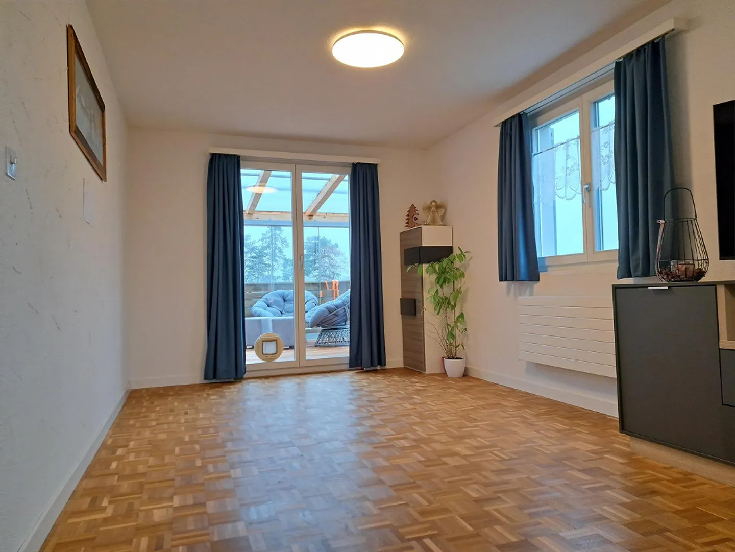 Paradiso familiare con area salotto, pergola, garage singolo e garage doppio - Foto 6 di 15