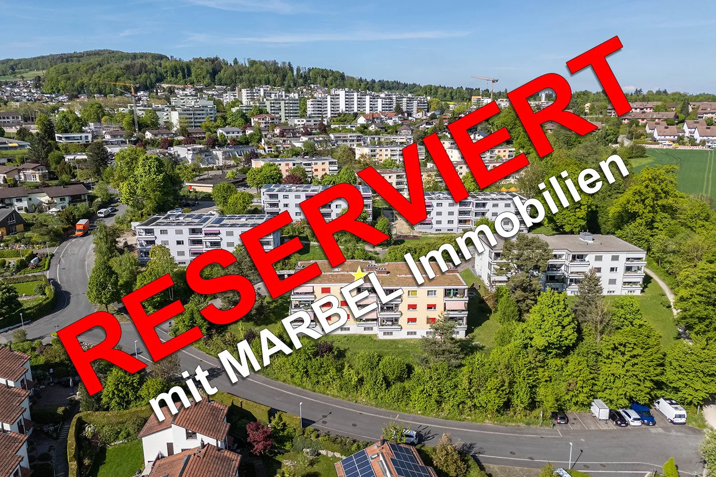 Condominio attraente all'ultimo piano con vista - Foto 1 di 15