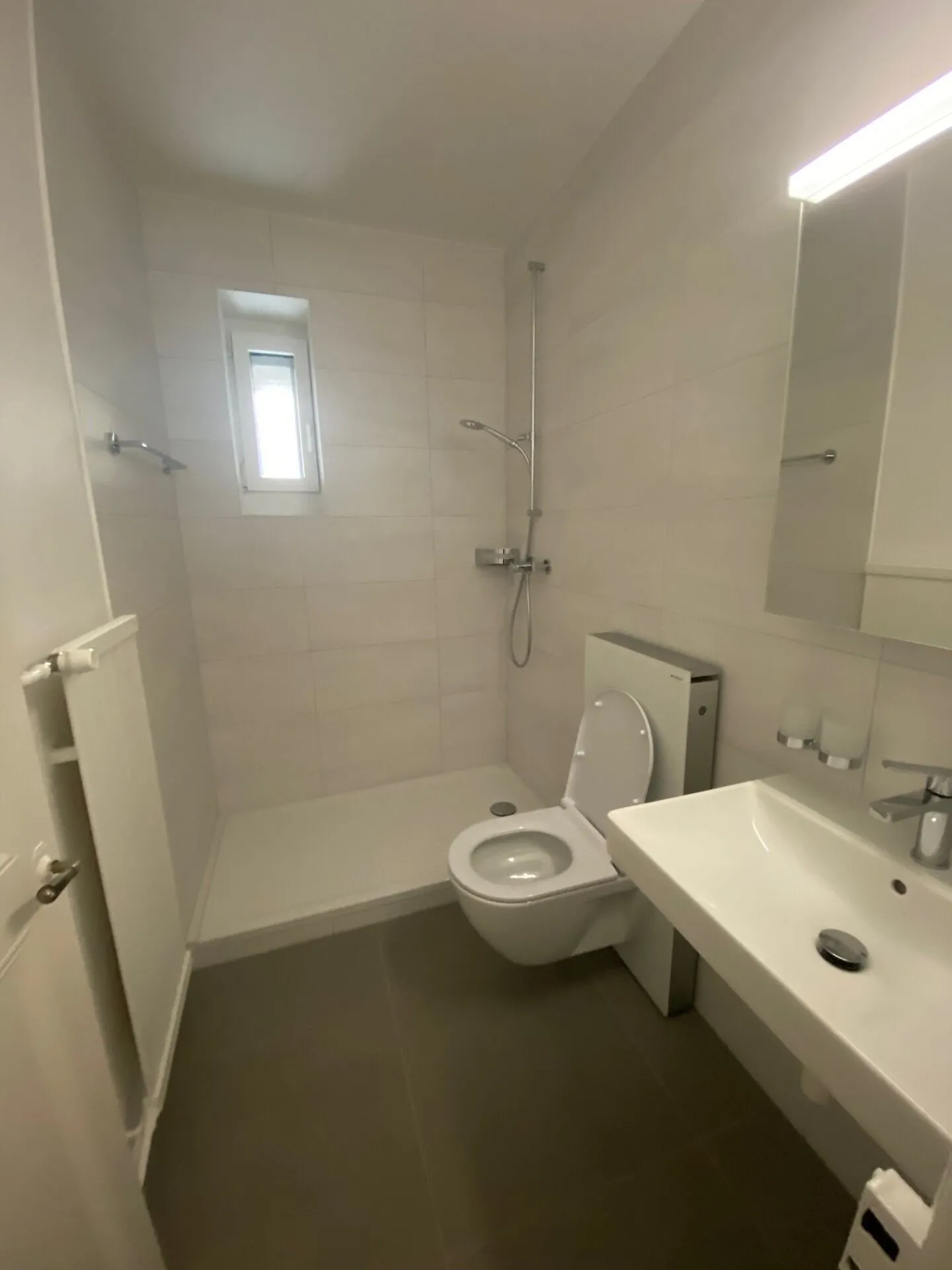 Appartamento ristrutturato con 3 stanze - Foto 3 di 9