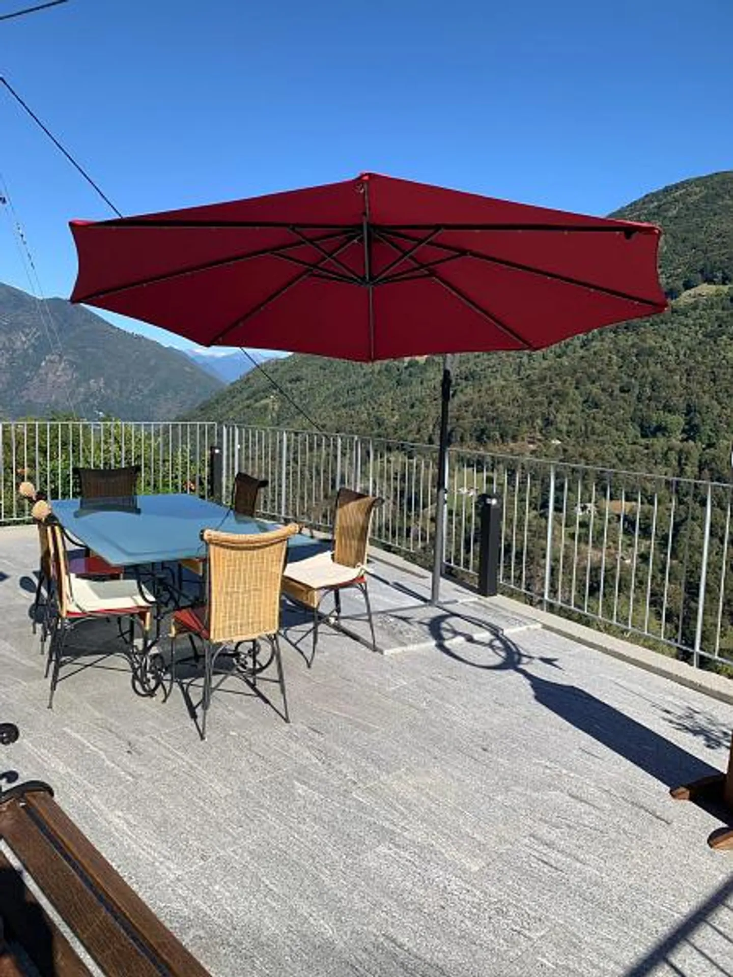 SONNIG MIT TERRASSE UND VIEL PLATZ - Foto 1 von 5