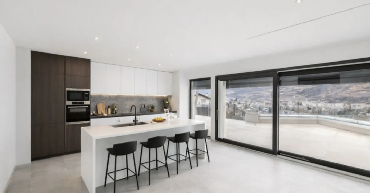 Exceptional penthouse with castle views - Photo 7 of 9