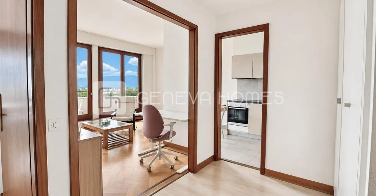 Appartement lumineux avec terrasse - Photo 1 sur 8