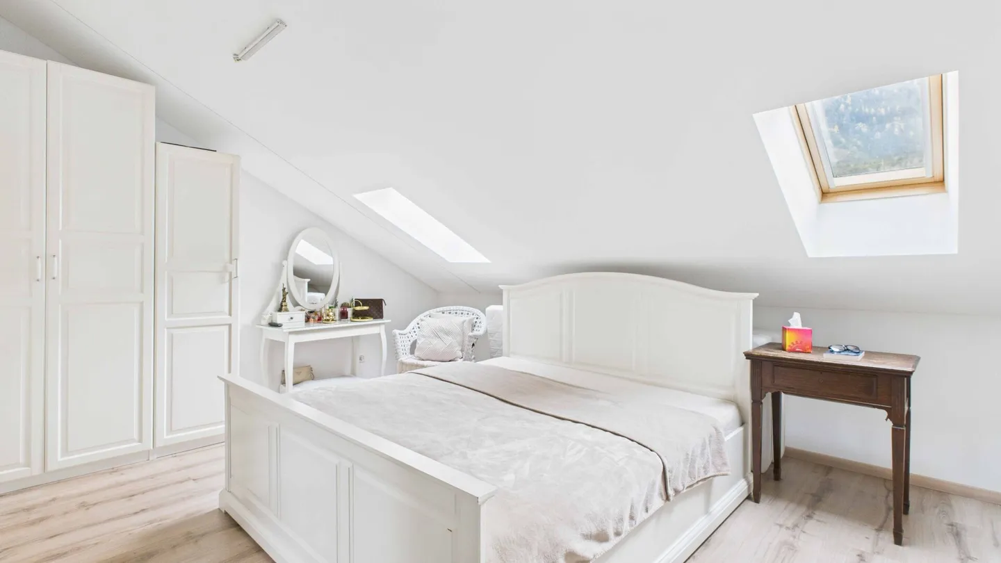 Appartamento duplex di 5,5 stanze su tre piani ad Agarn - Foto 10 di 11